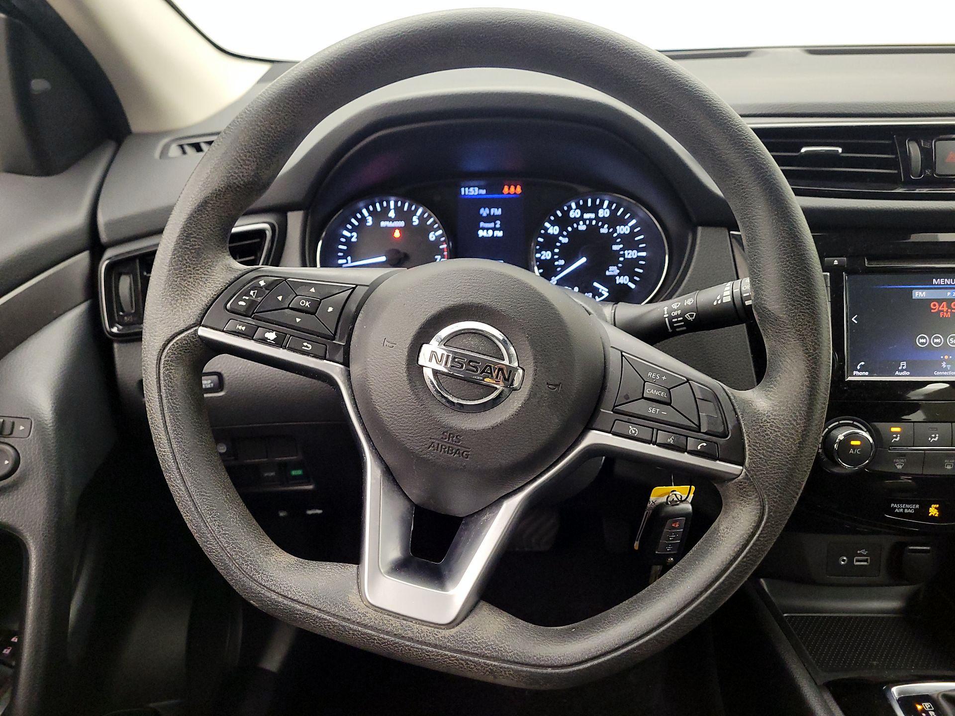 Thumbnail: 2022 Nissan Rogue Sport - 10