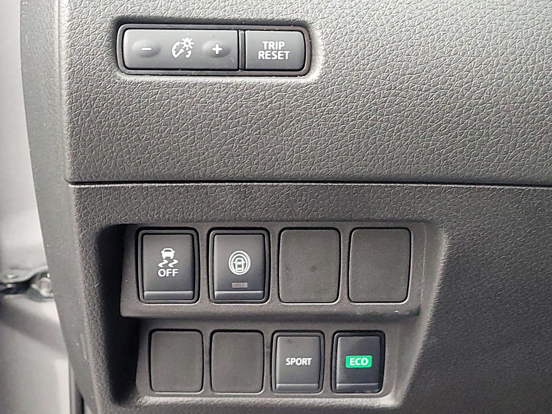 Thumbnail: 2022 Nissan Rogue Sport - 13