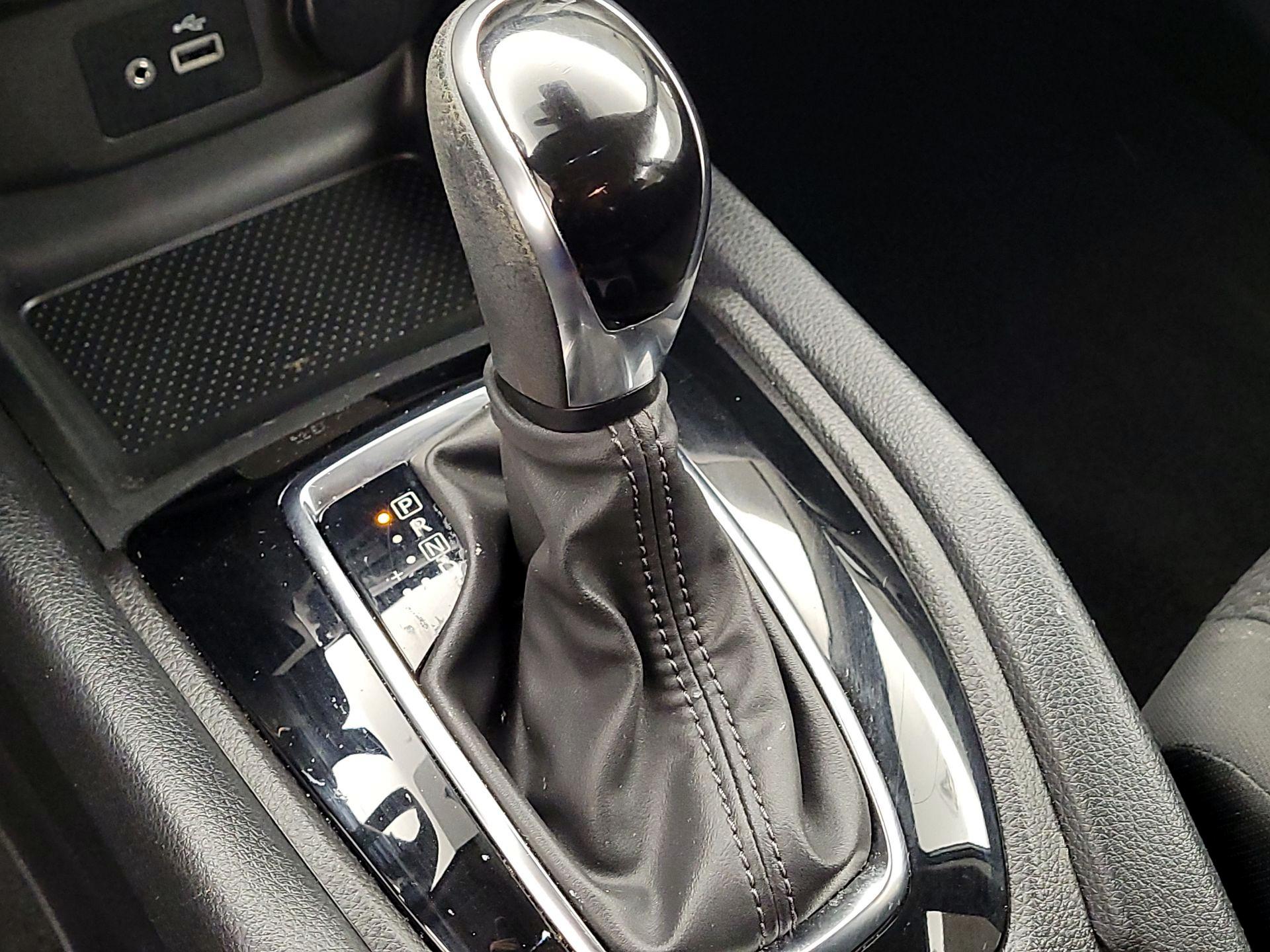 Thumbnail: 2022 Nissan Rogue Sport - 17