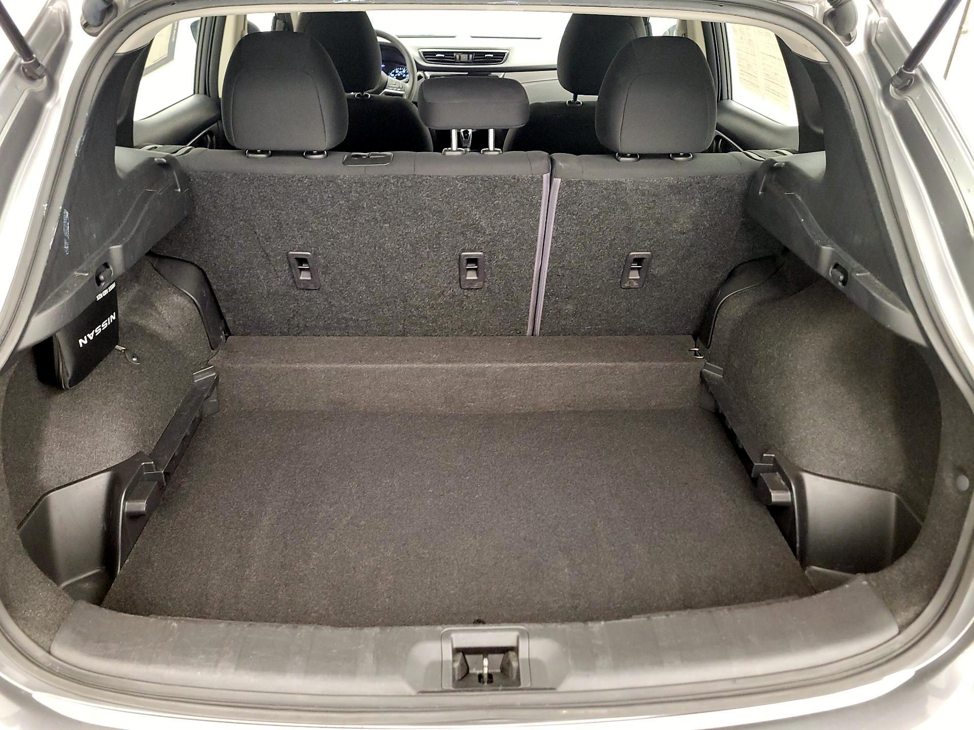 Thumbnail: 2022 Nissan Rogue Sport - 20