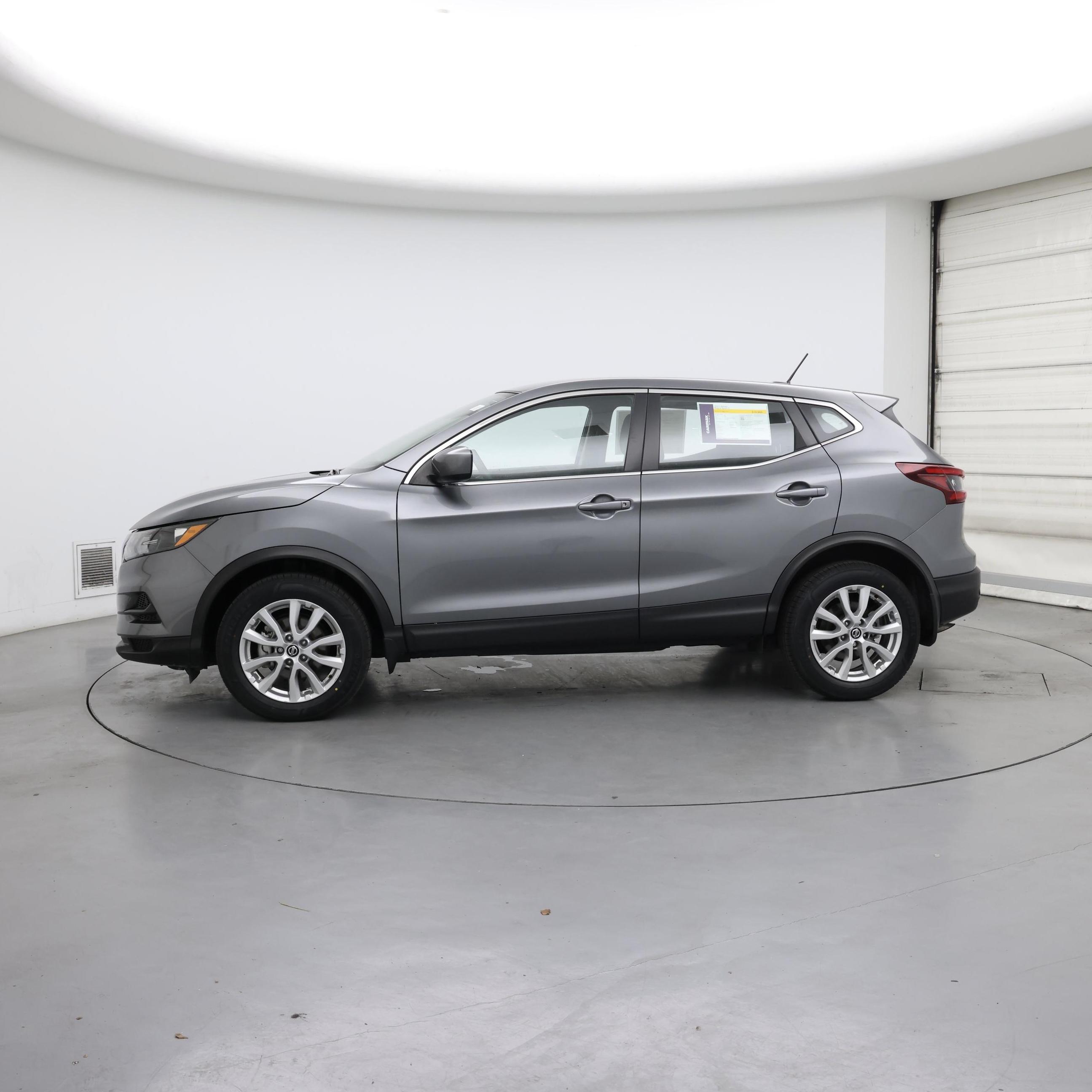 Thumbnail: 2022 Nissan Rogue Sport - 3