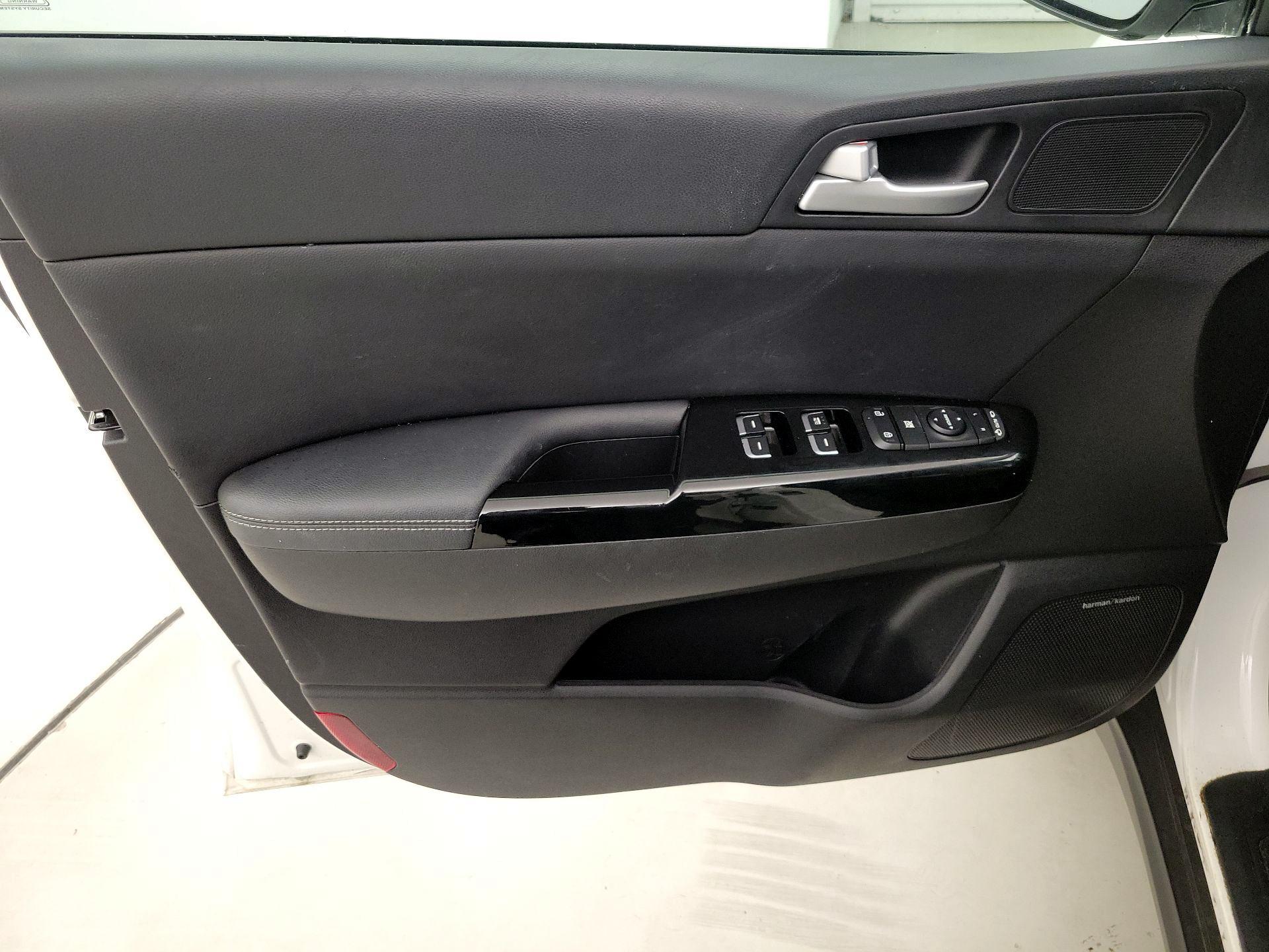 Thumbnail: 2020 Kia Sportage - 12