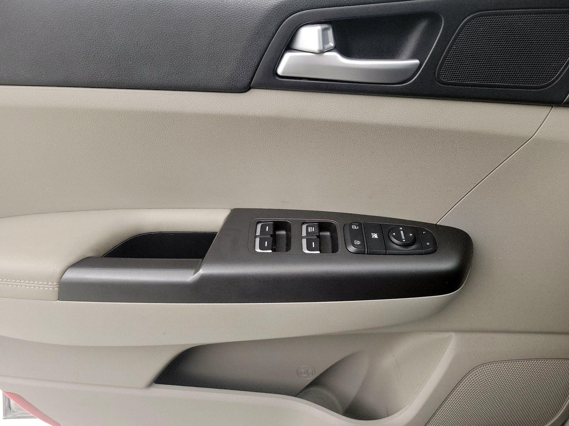 Thumbnail: 2020 Kia Sportage - 12