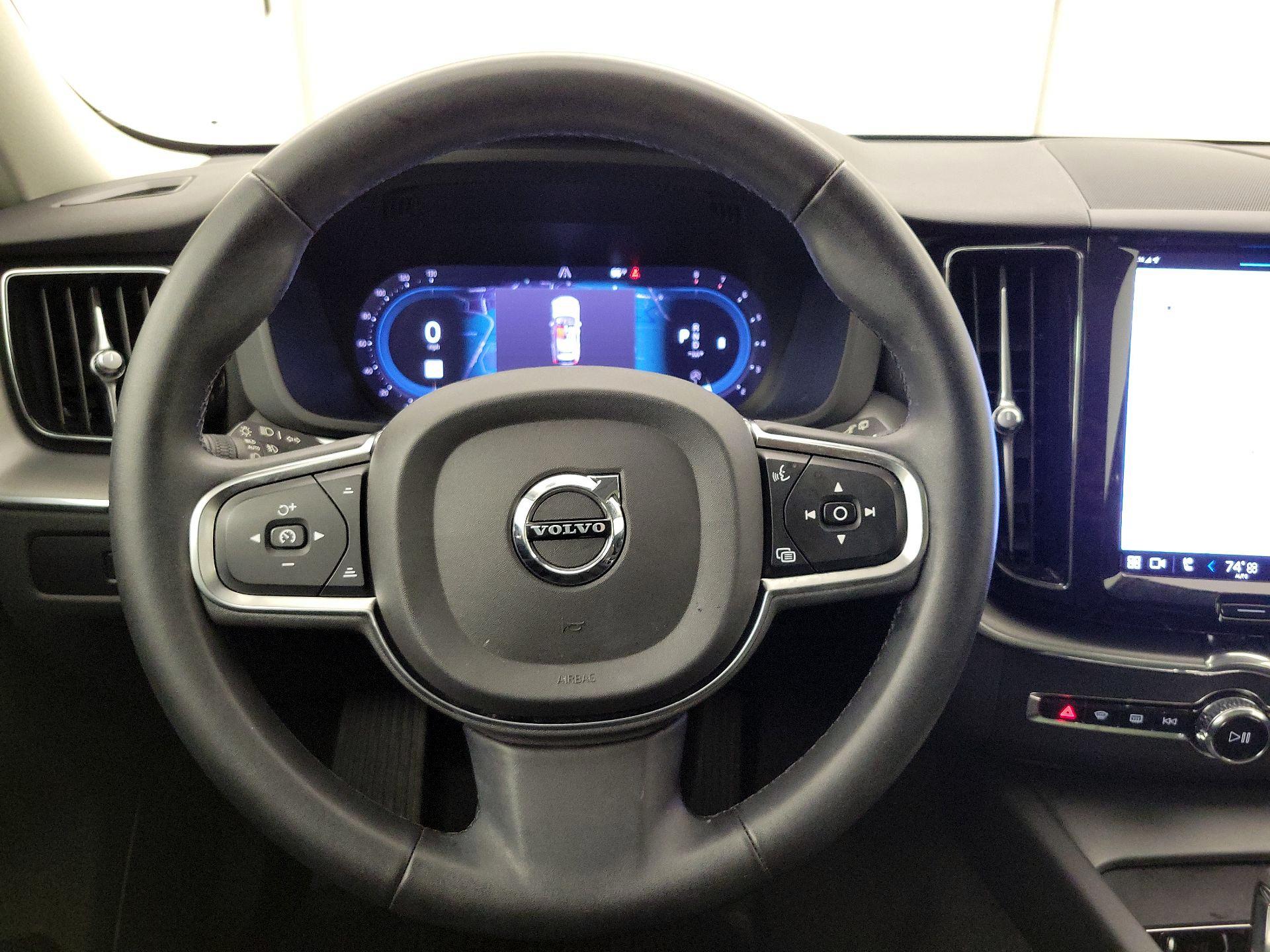 Thumbnail: 2023 Volvo XC60 - 10