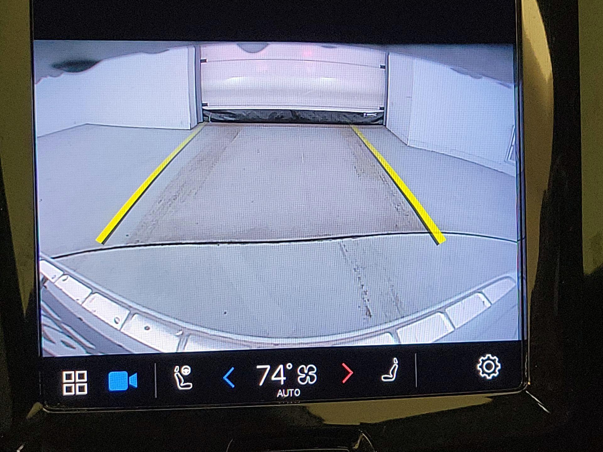 Thumbnail: 2023 Volvo XC60 - 15