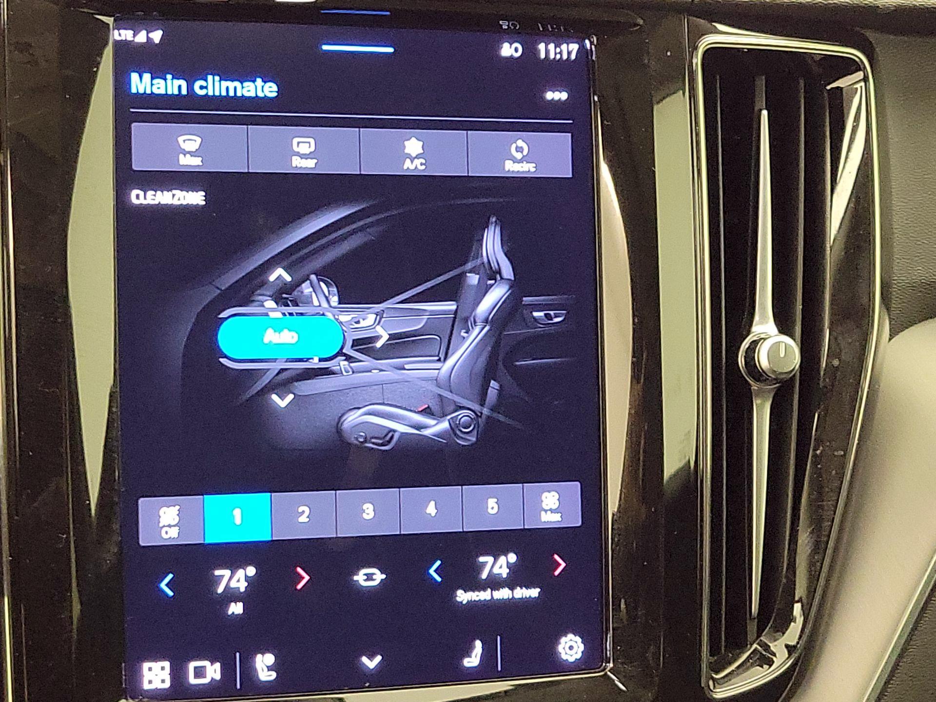 Thumbnail: 2023 Volvo XC60 - 17