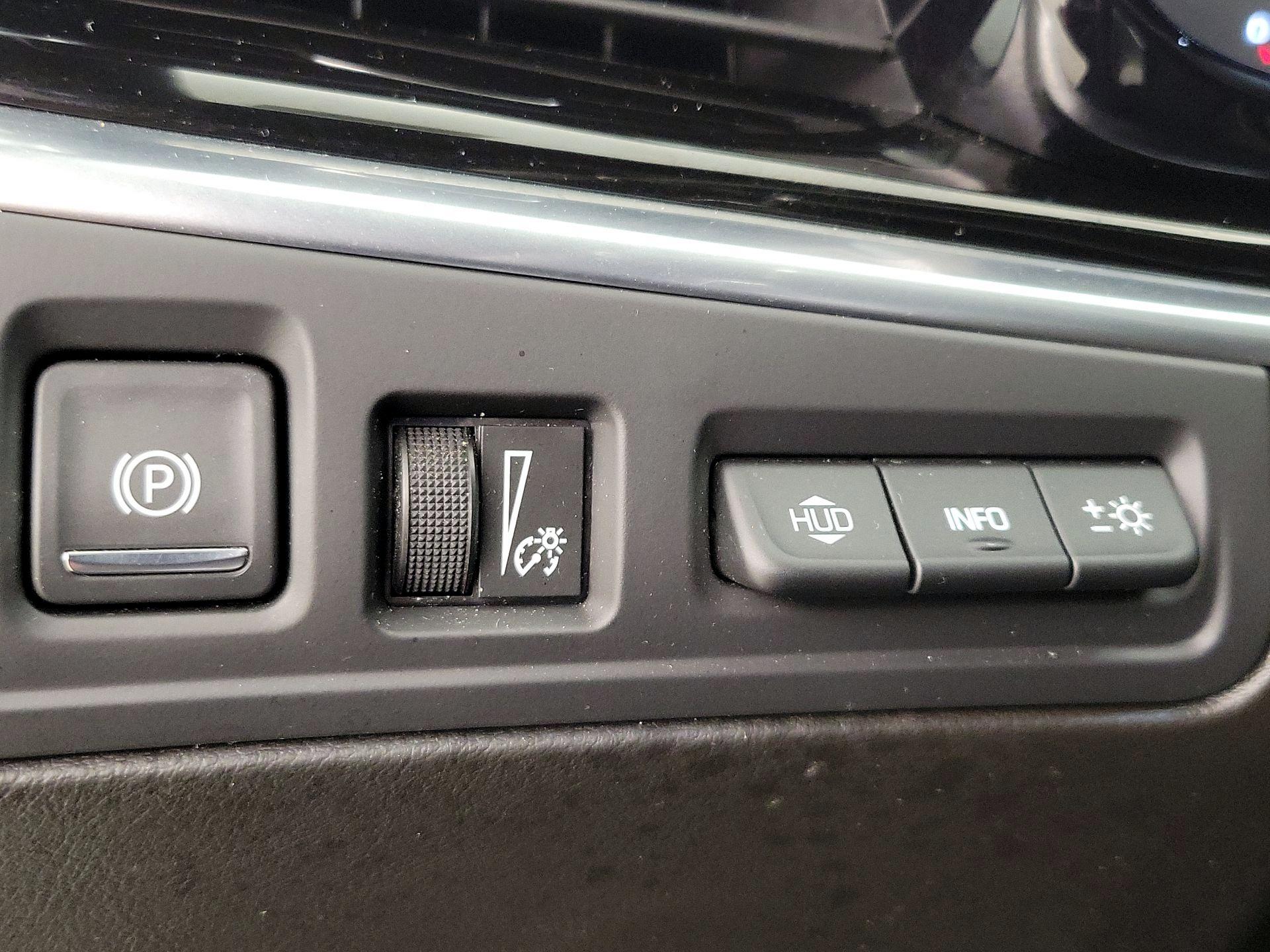 Thumbnail: 2023 Cadillac XT6 - 13