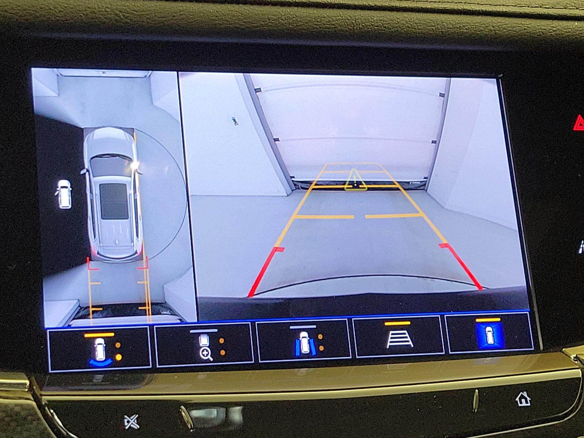 Thumbnail: 2023 Cadillac XT6 - 15