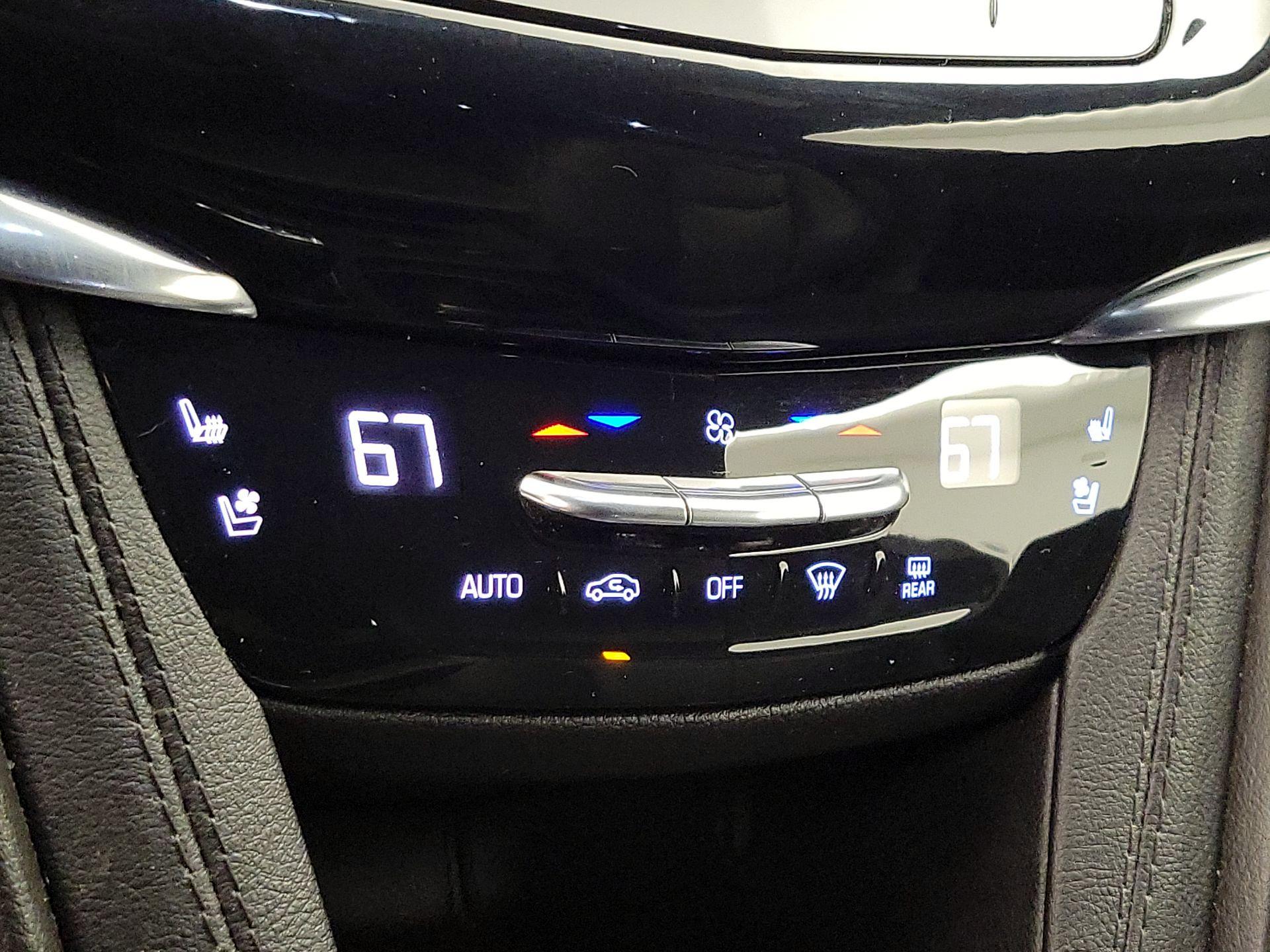 Thumbnail: 2023 Cadillac XT6 - 17