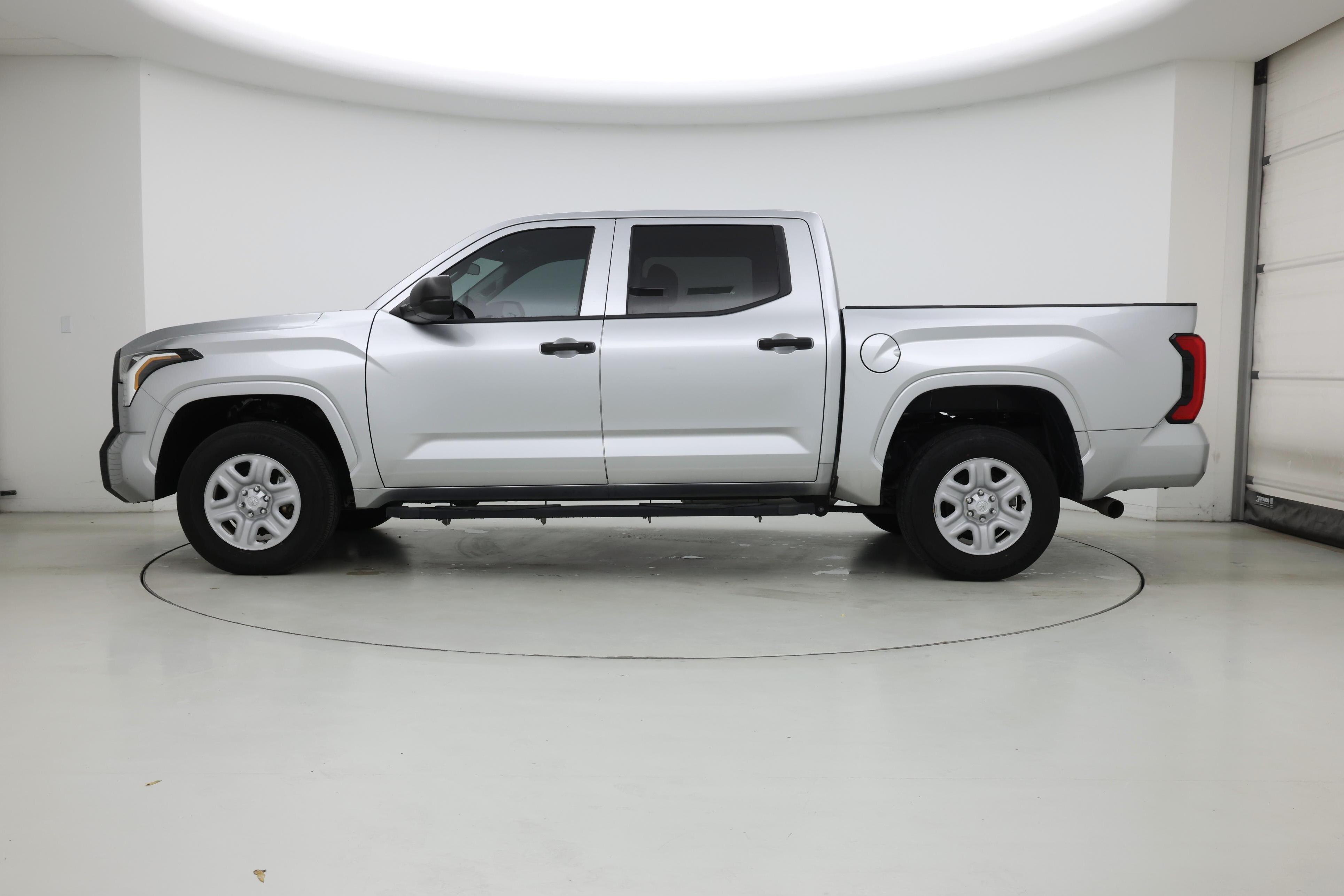 Thumbnail: 2022 Toyota Tundra - 3