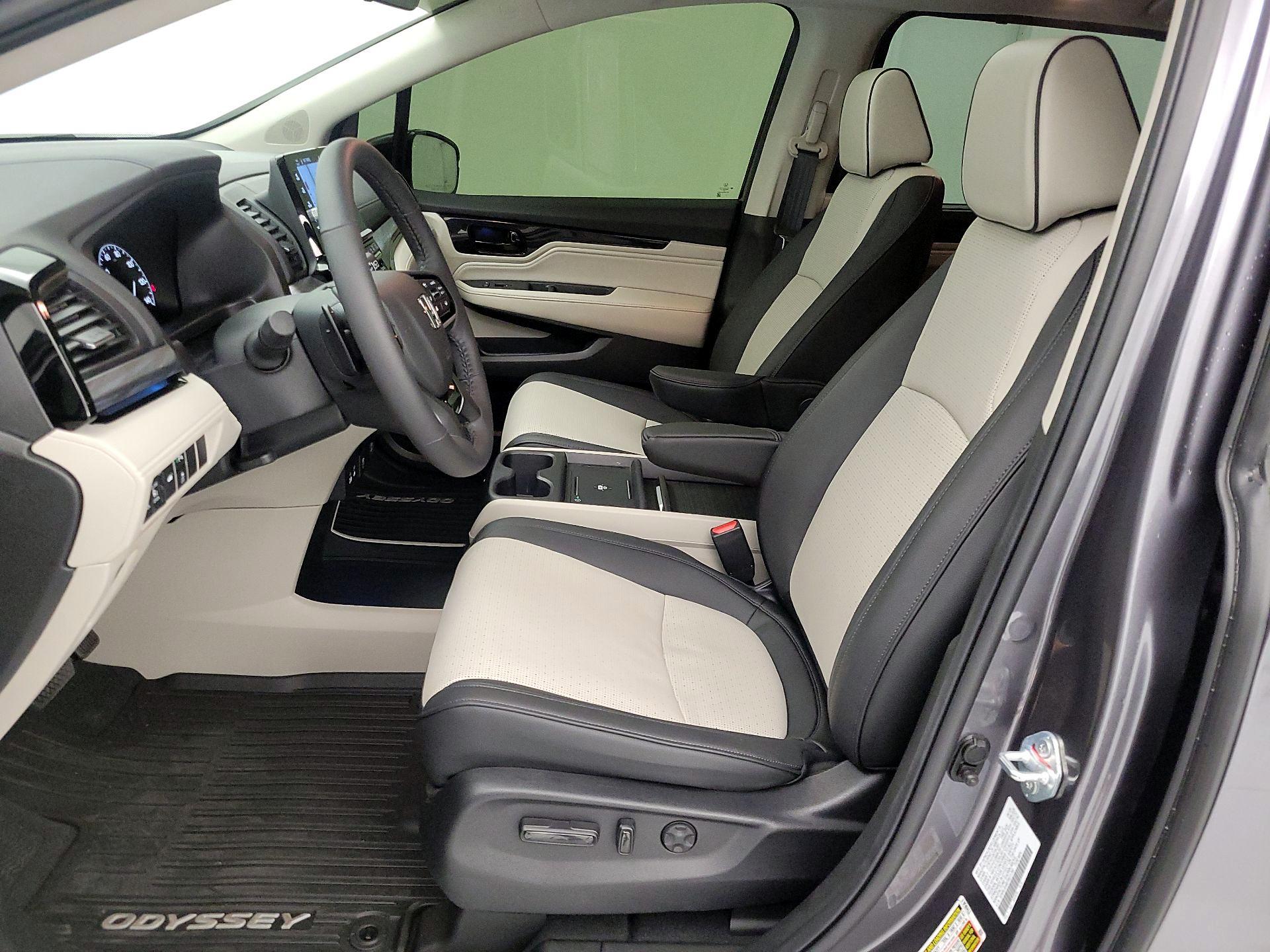 Thumbnail: 2026 Honda Odyssey - 11