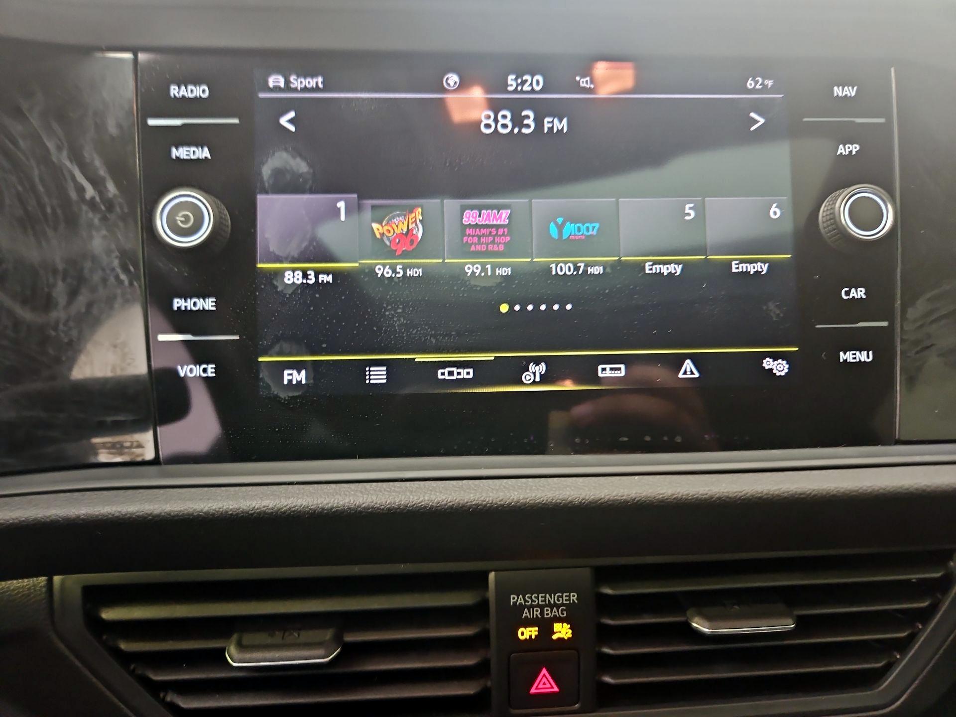 Thumbnail: 2023 Volkswagen Jetta - 14