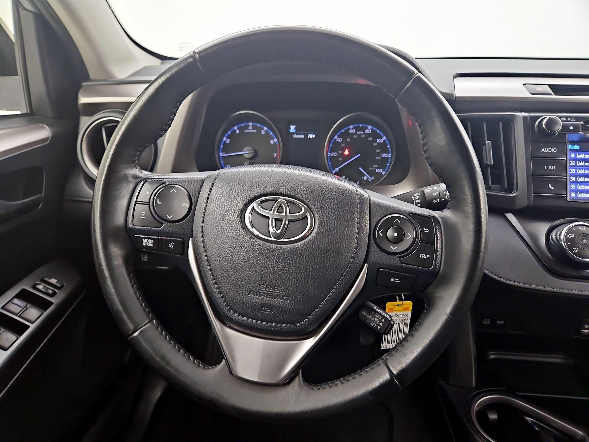 Thumbnail: 2018 Toyota RAV4 - 10