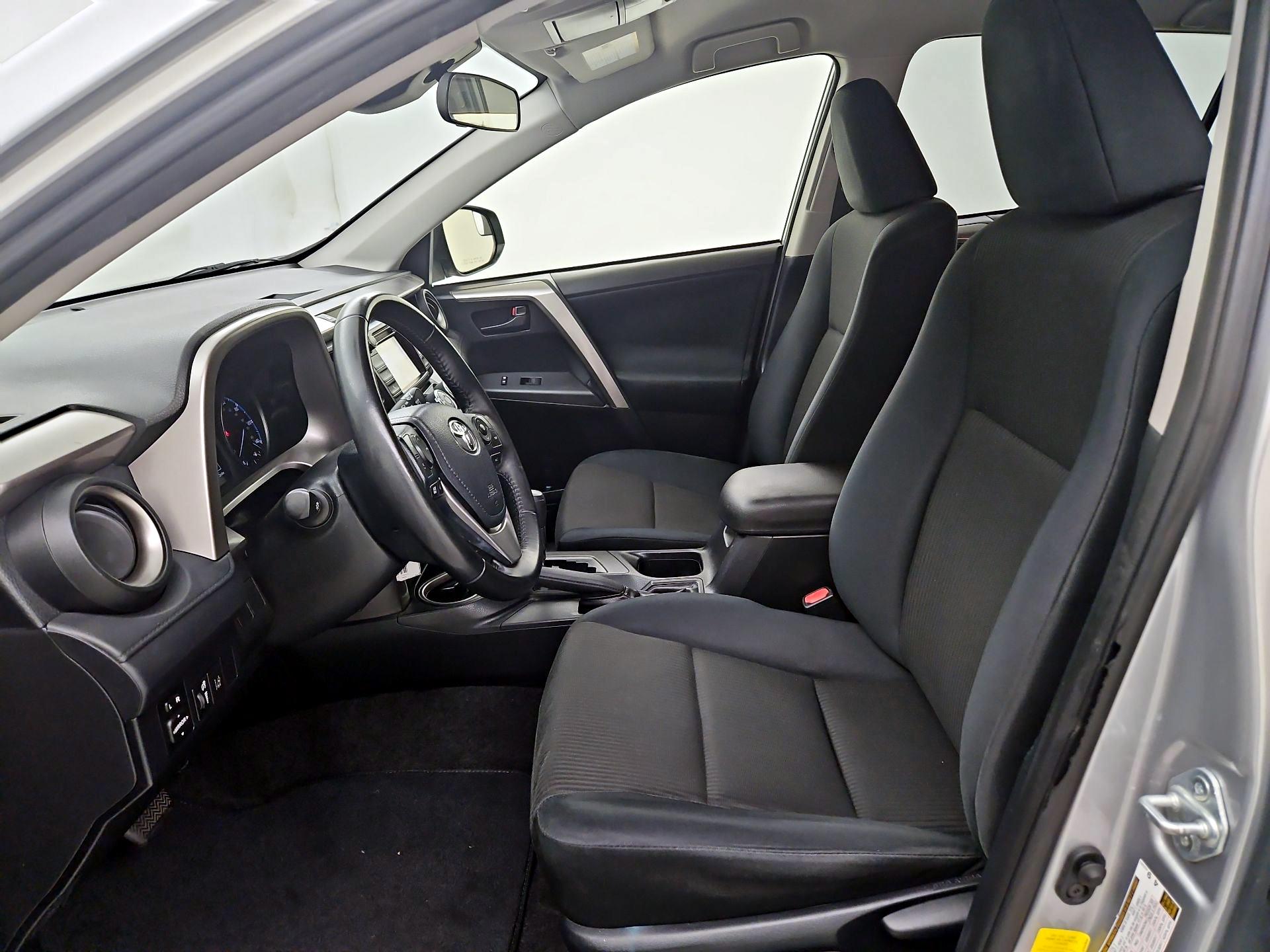 Thumbnail: 2018 Toyota RAV4 - 11