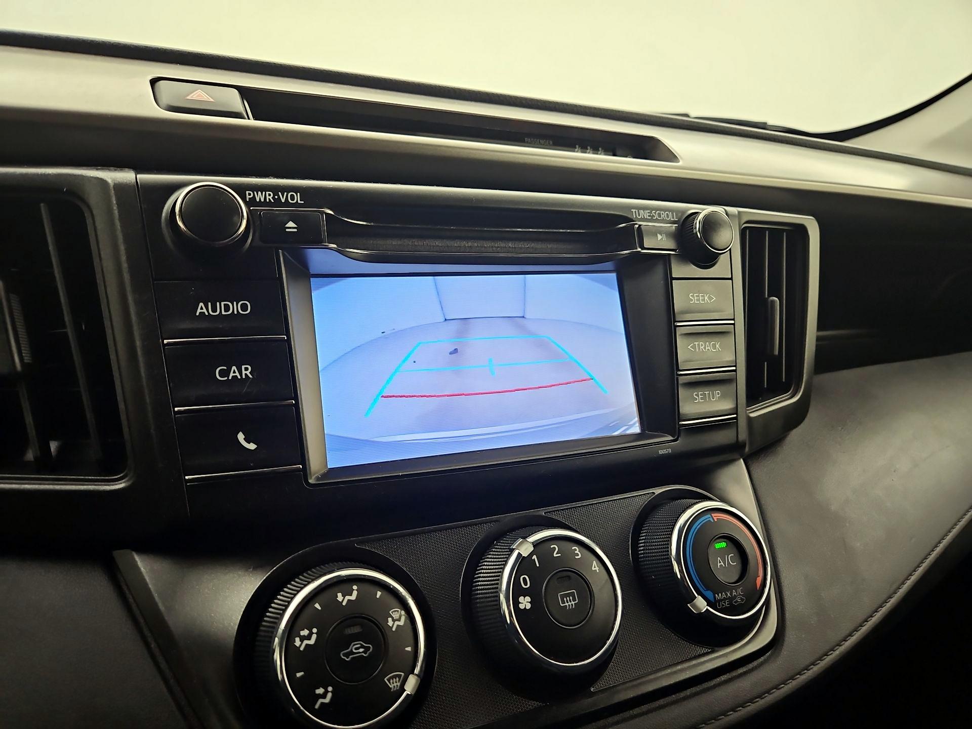 Thumbnail: 2018 Toyota RAV4 - 14