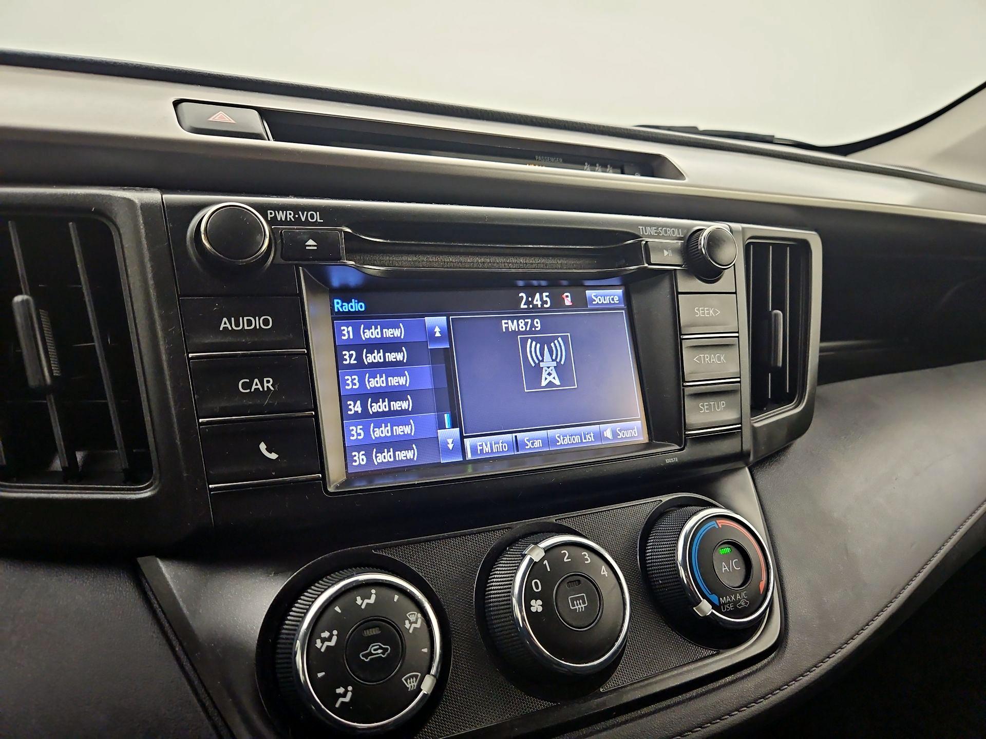 Thumbnail: 2018 Toyota RAV4 - 15