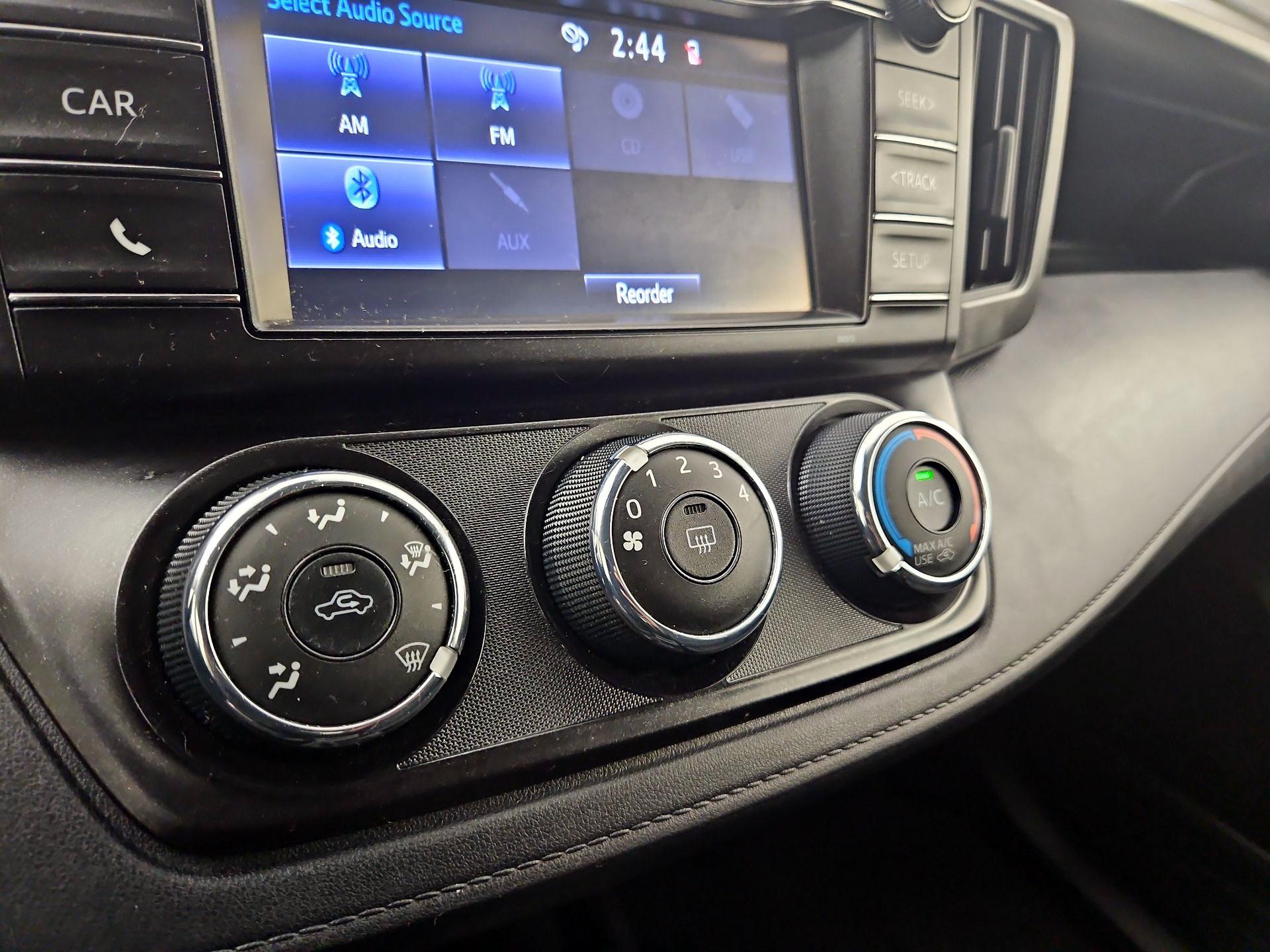 Thumbnail: 2018 Toyota RAV4 - 16