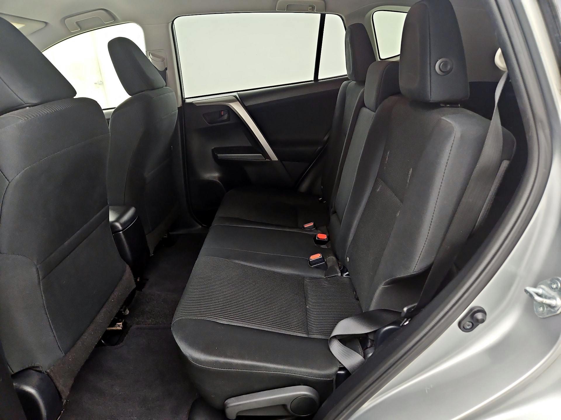 Thumbnail: 2018 Toyota RAV4 - 19