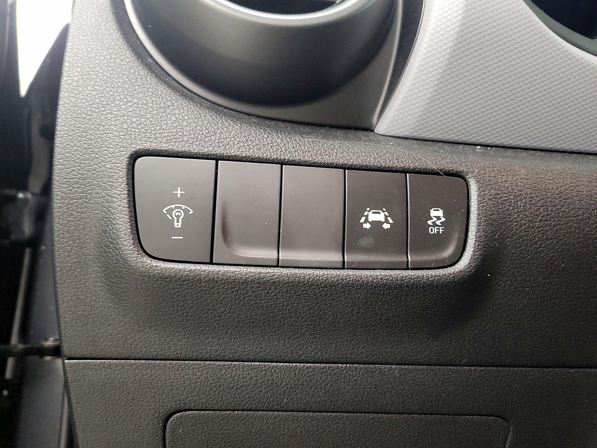 Thumbnail: 2021 Hyundai Kona - 13