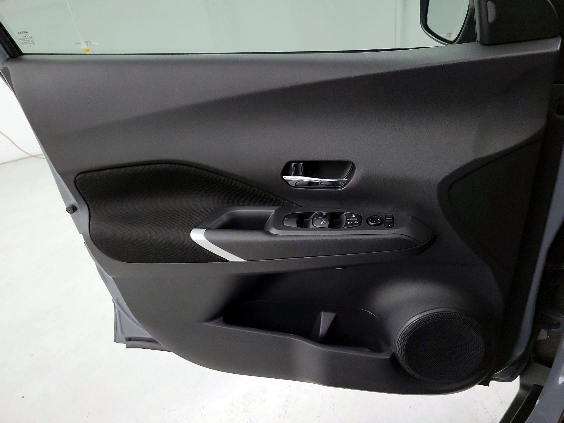 Thumbnail: 2021 Nissan Kicks - 10