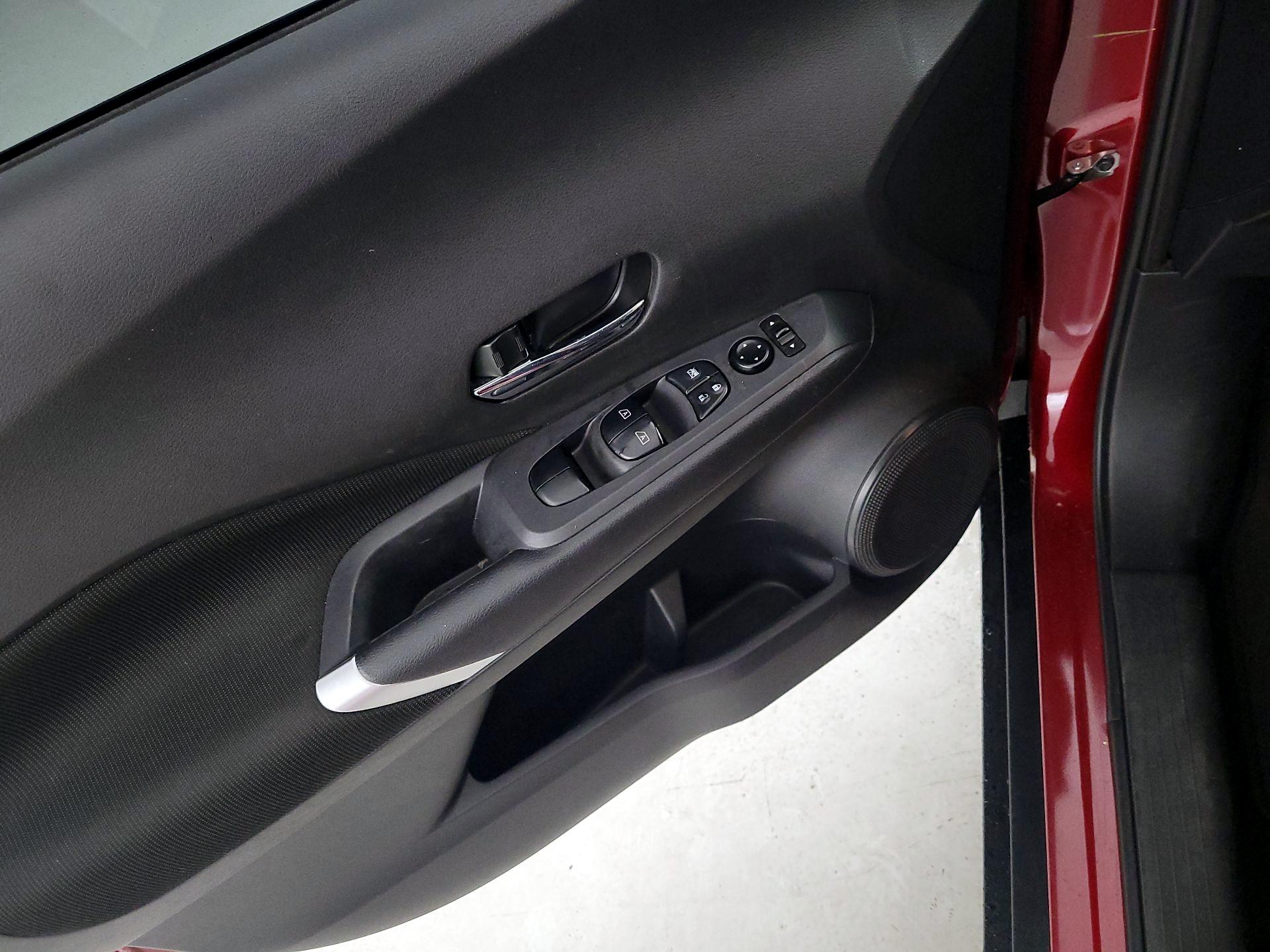 Thumbnail: 2023 Nissan Kicks - 12