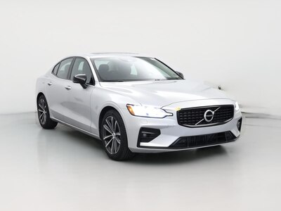 Silver 2022 Volvo S60 B5 Momentum