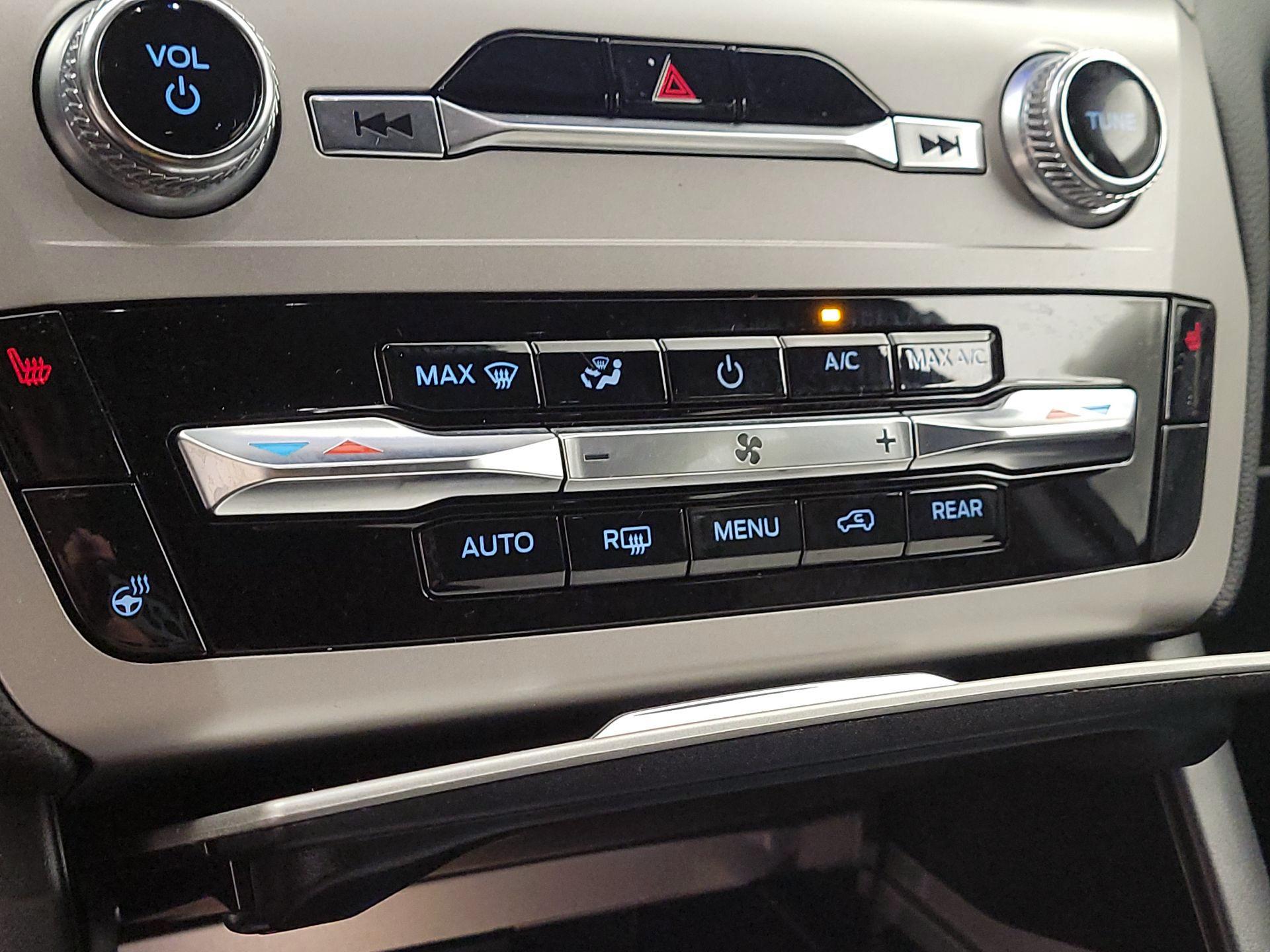 Thumbnail: 2023 Ford Explorer - 16