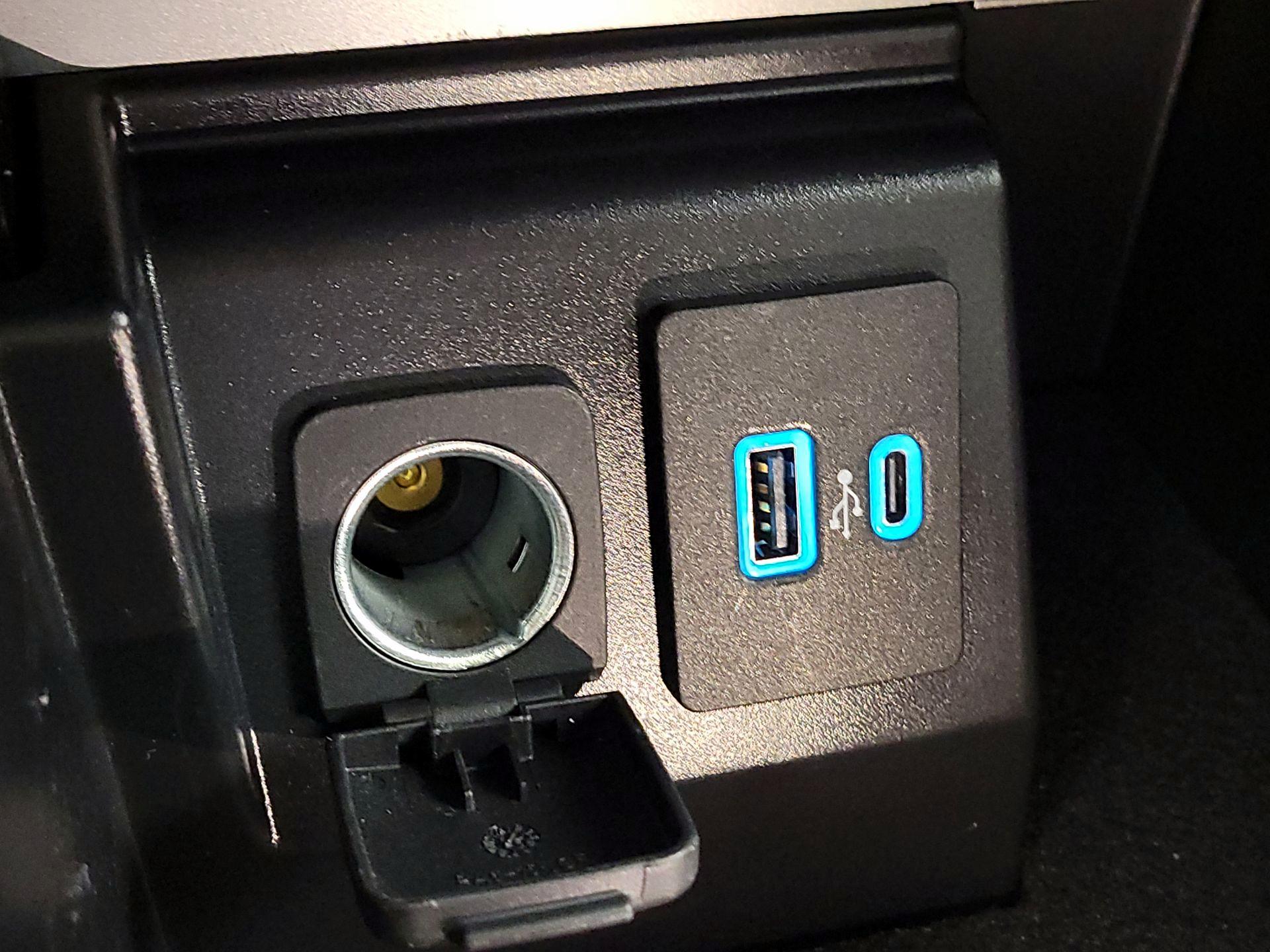 Thumbnail: 2023 Ford Explorer - 18