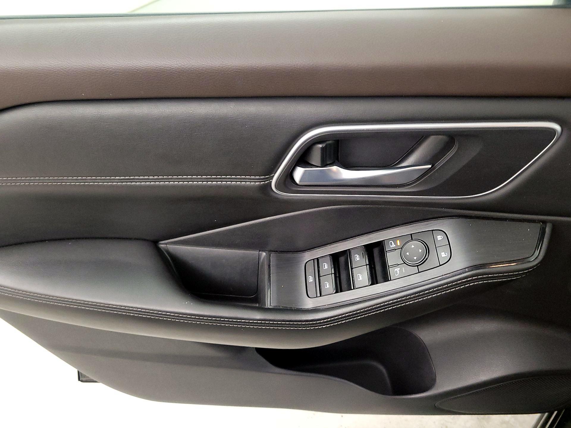 Thumbnail: 2021 Nissan Rogue - 12