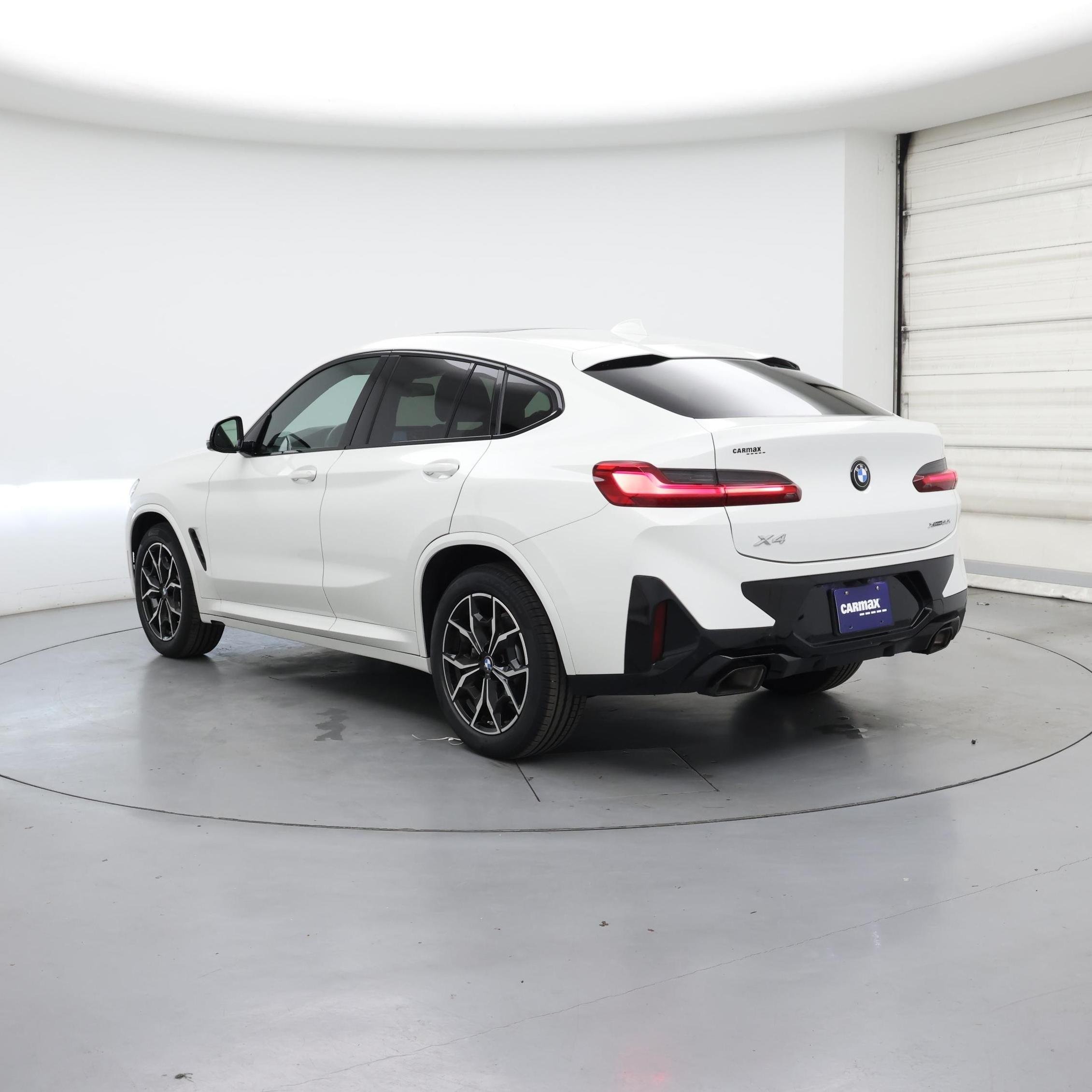 Thumbnail: 2023 BMW X4 - 2