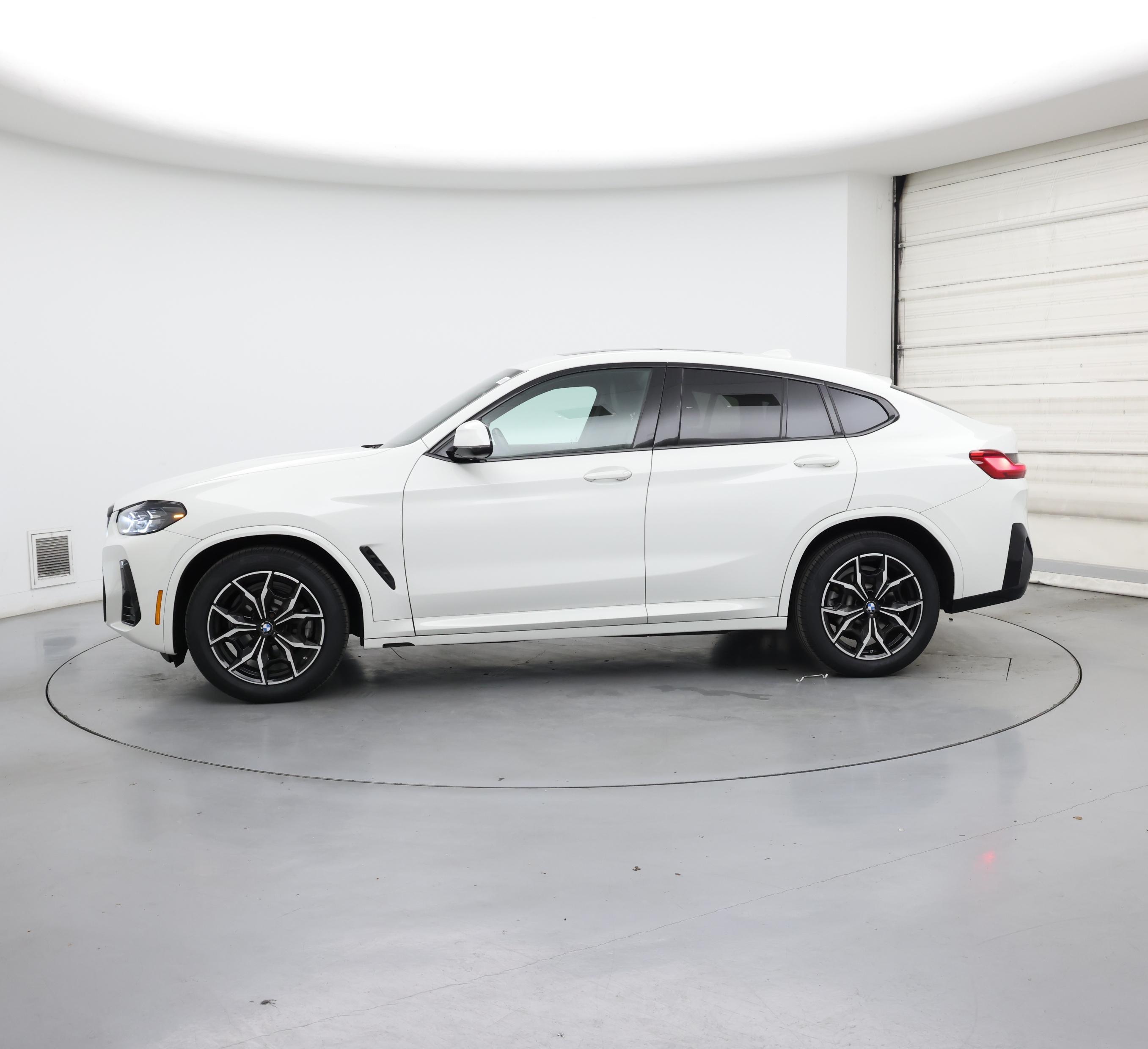 Thumbnail: 2023 BMW X4 - 3