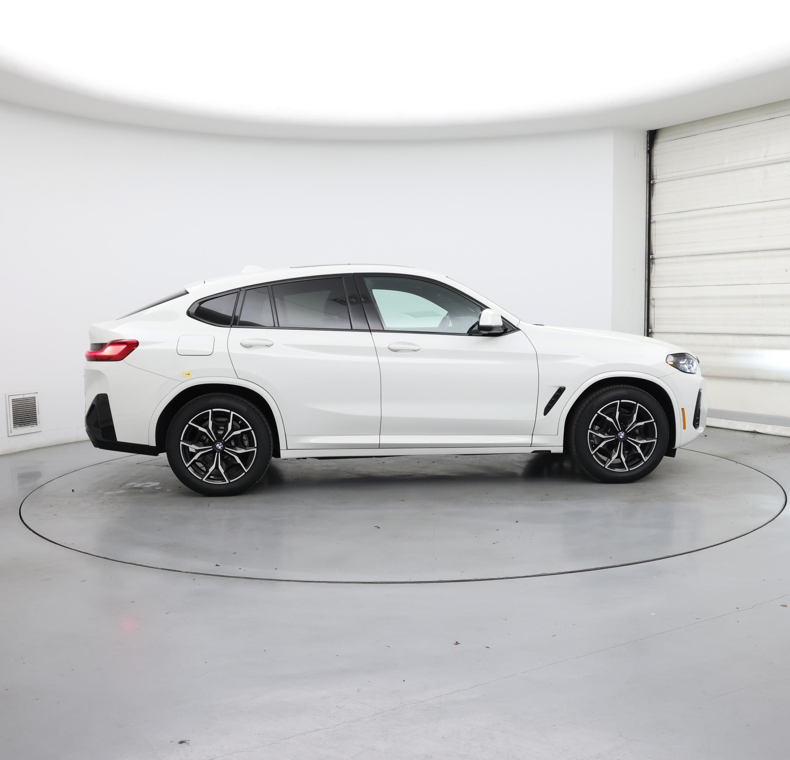 Thumbnail: 2023 BMW X4 - 7