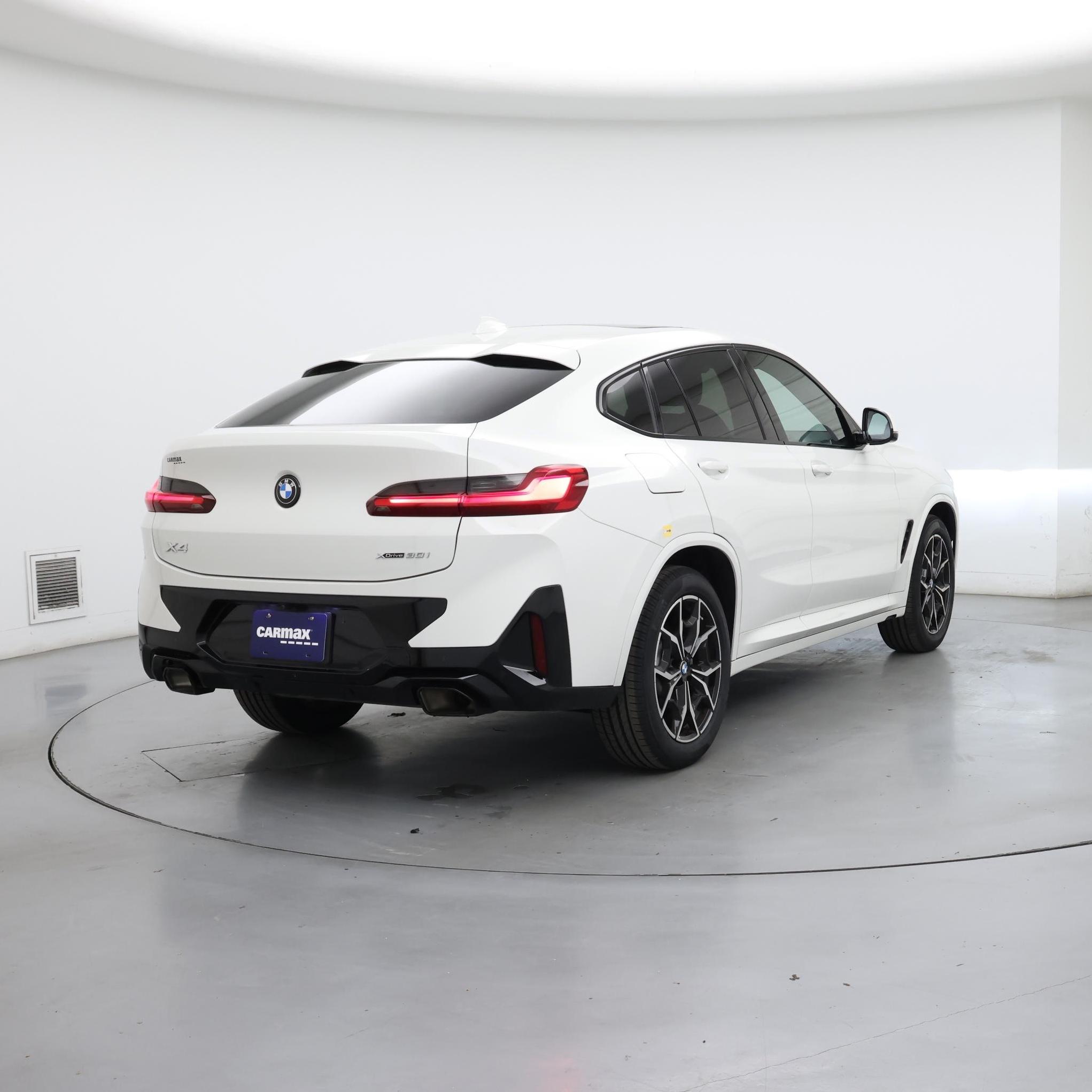 Thumbnail: 2023 BMW X4 - 8