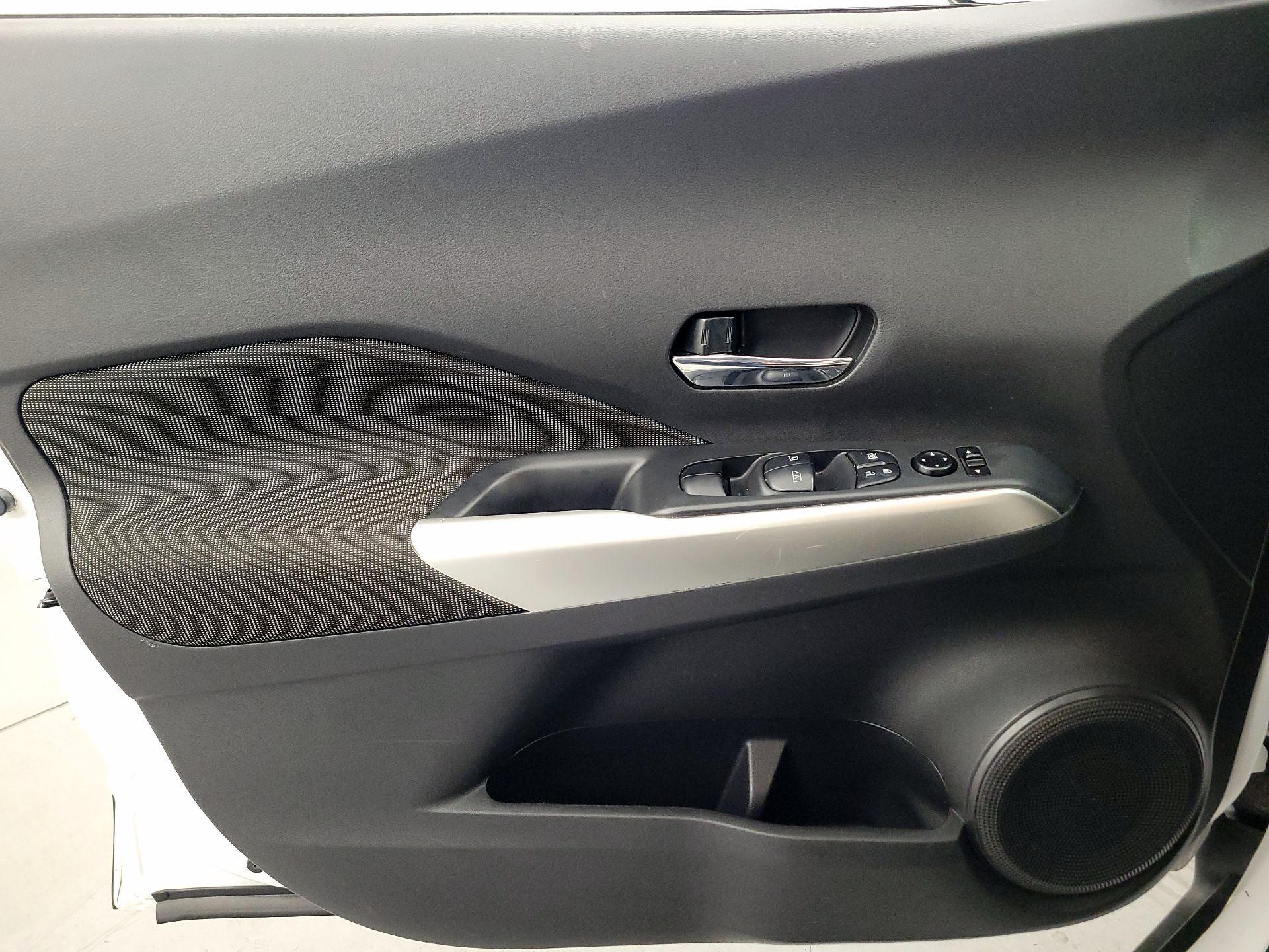 Thumbnail: 2020 Nissan Kicks - 12