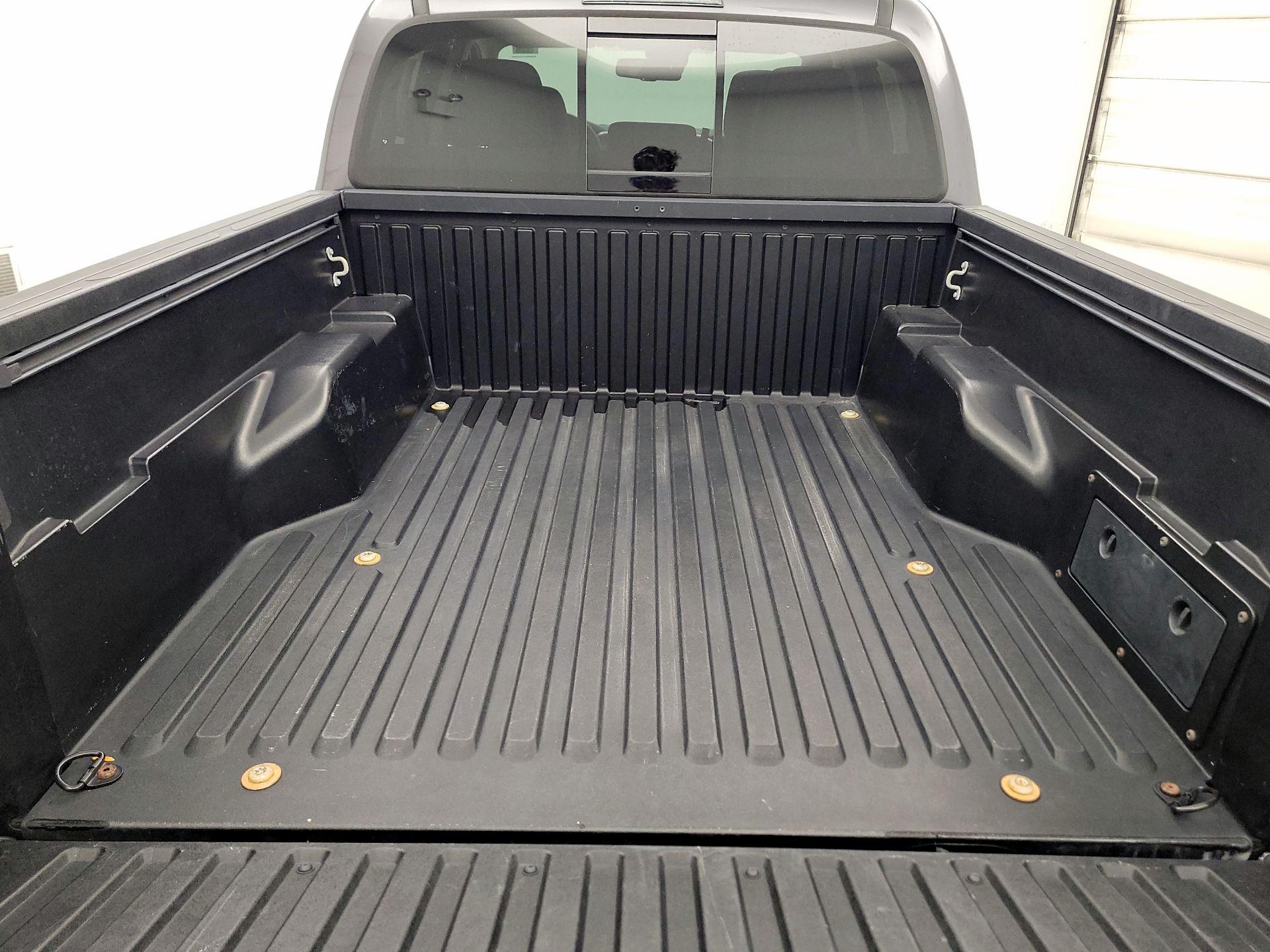 Thumbnail: 2021 Toyota Tacoma - 20