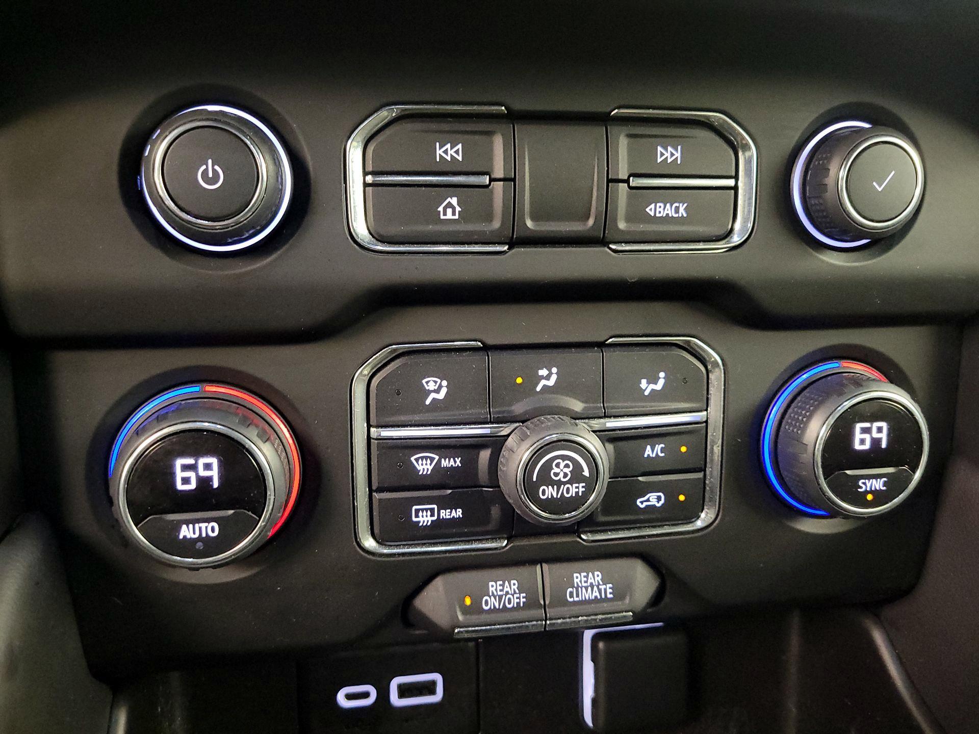 Thumbnail: 2022 Chevrolet Tahoe - 16