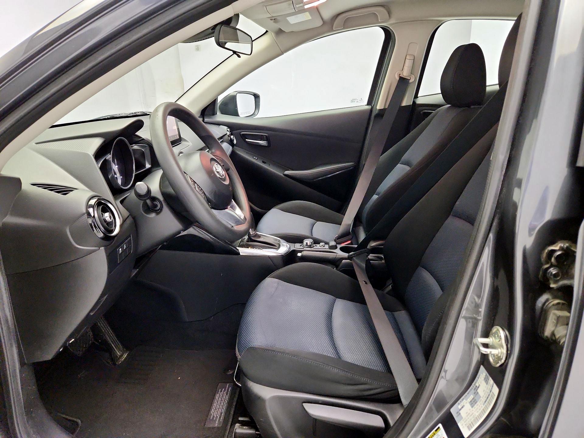 Thumbnail: 2017 Toyota Yaris iA - 11