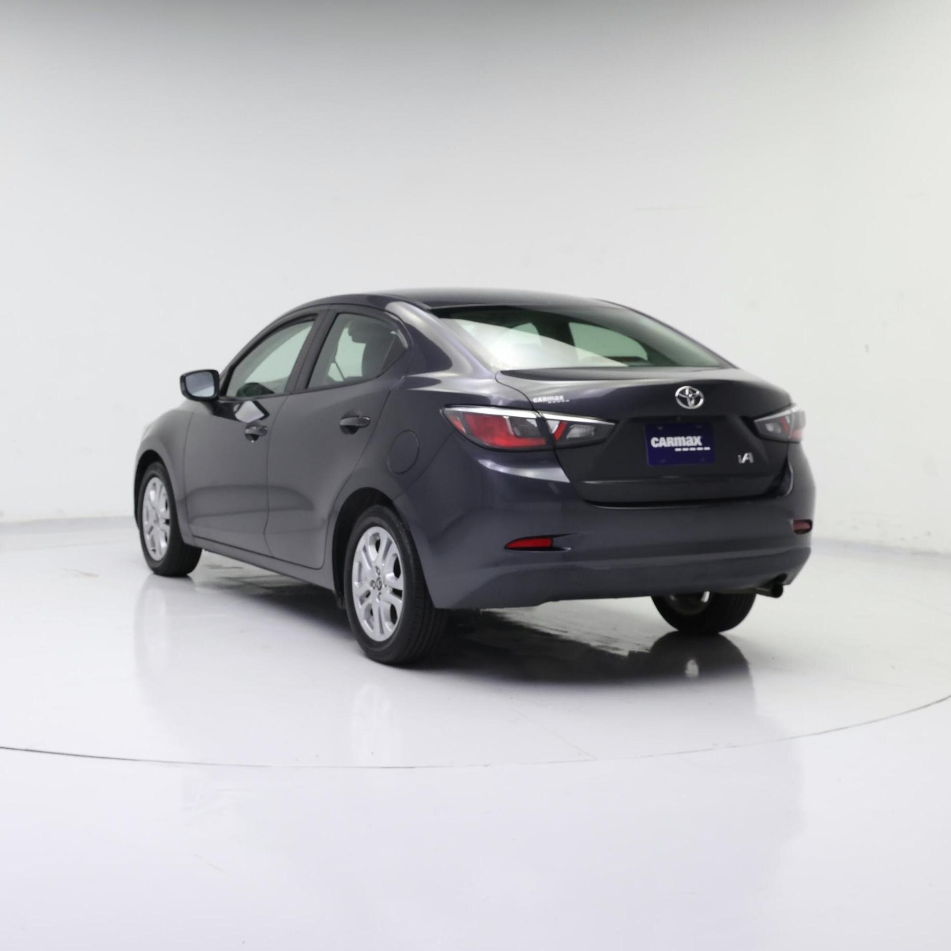 Thumbnail: 2017 Toyota Yaris iA - 2