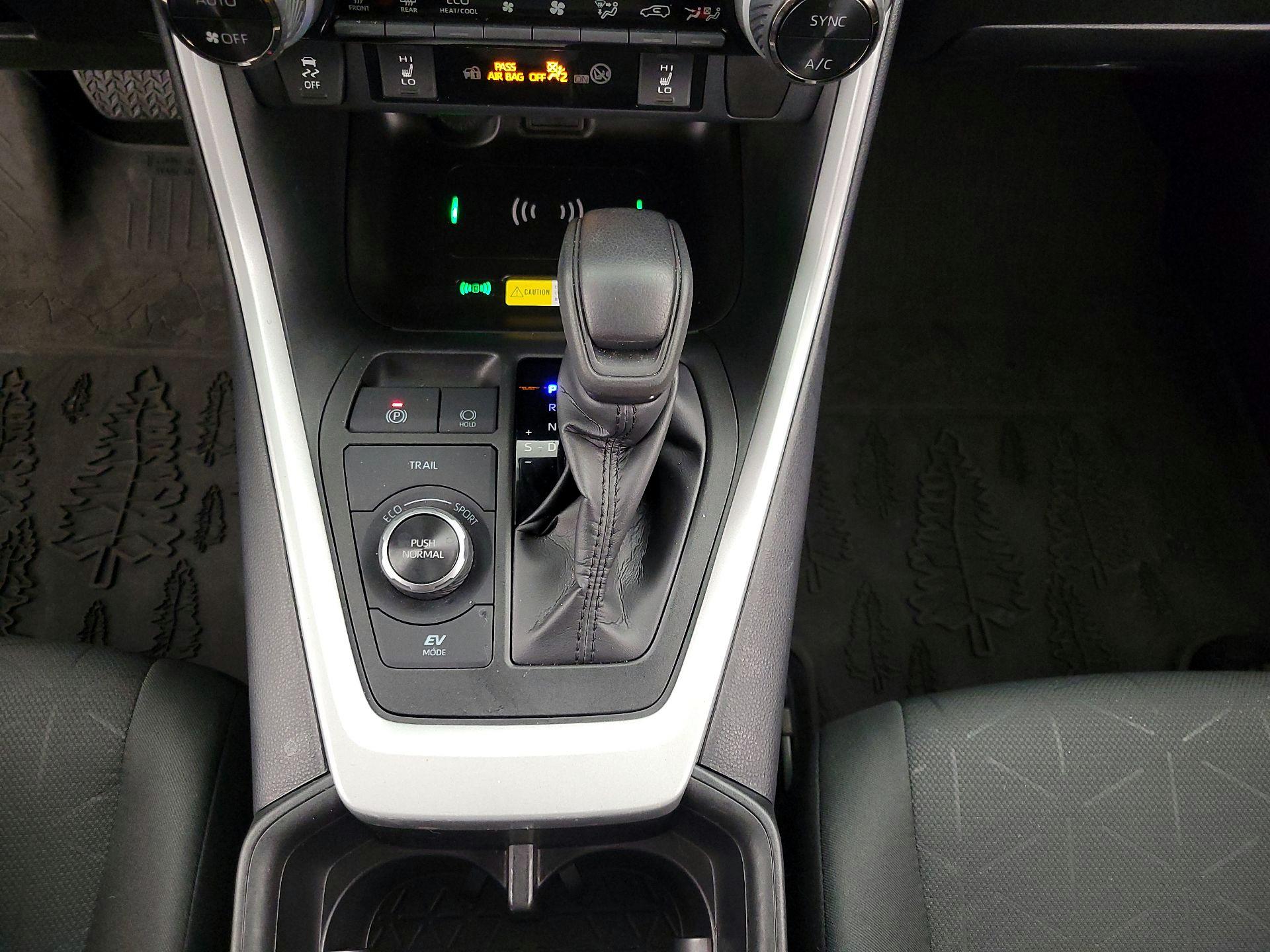 Thumbnail: 2024 Toyota RAV4 - 17