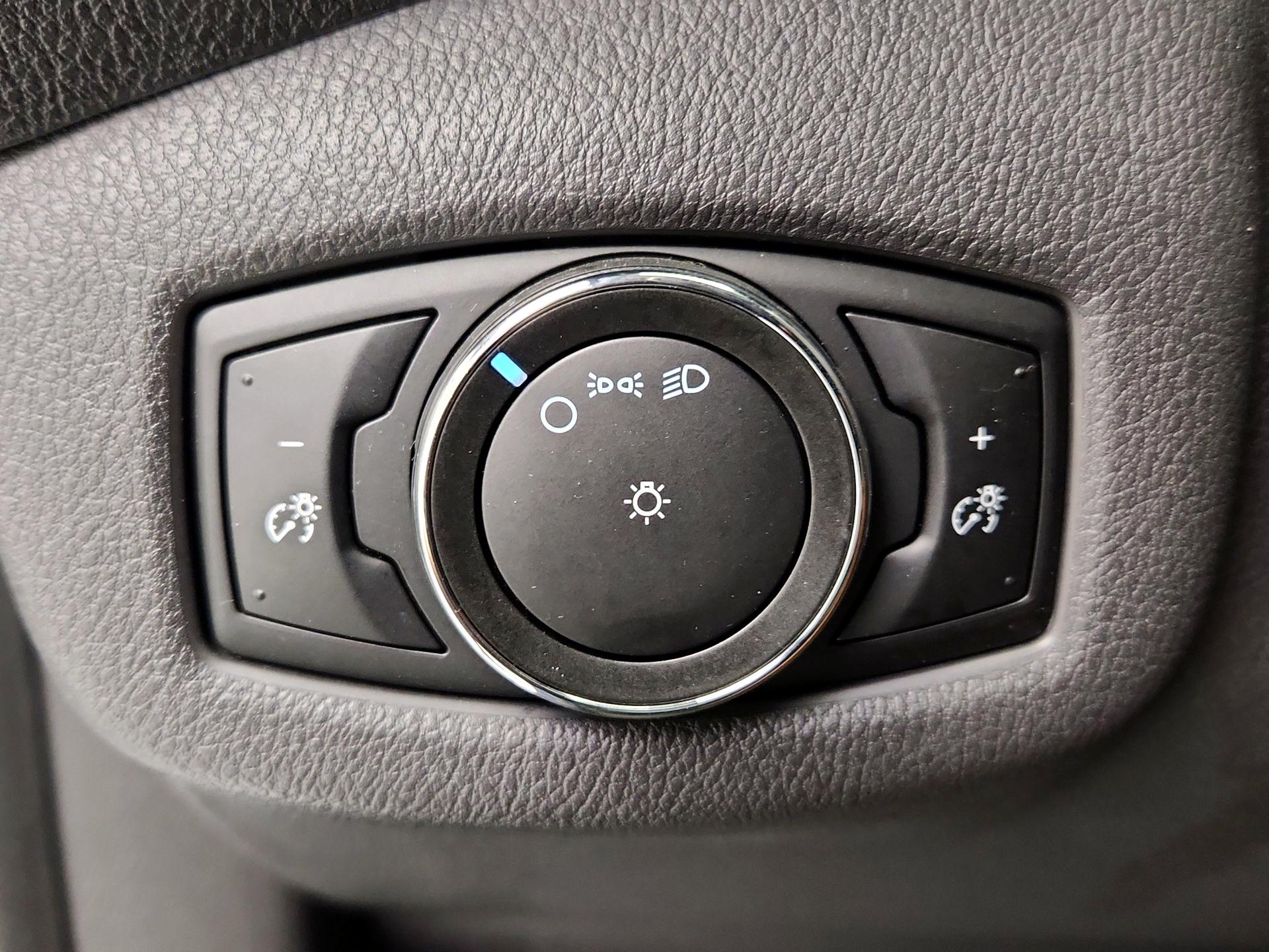 Thumbnail: 2016 Ford Transit Series - 13