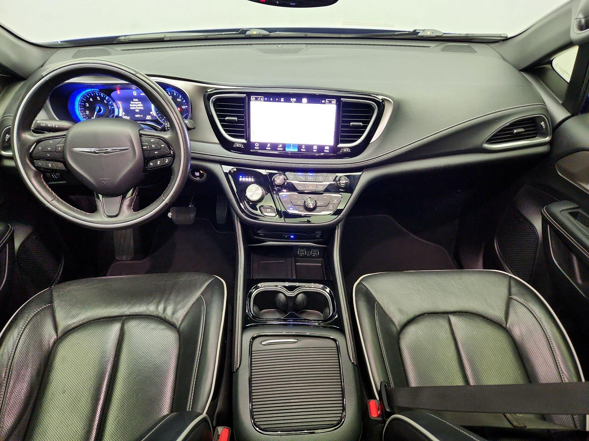 Thumbnail: 2021 Chrysler Pacifica - 9