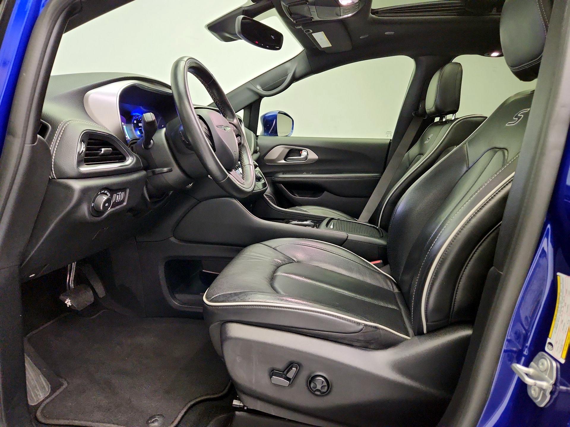 Thumbnail: 2021 Chrysler Pacifica - 11