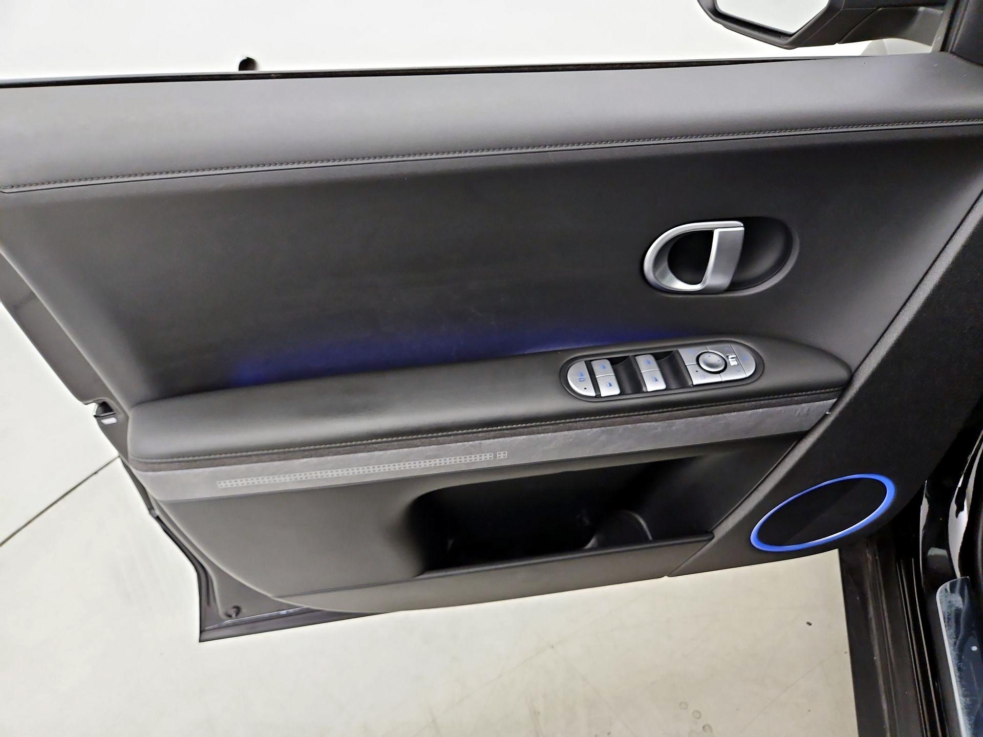 Thumbnail: 2023 Hyundai Ioniq 5 - 12