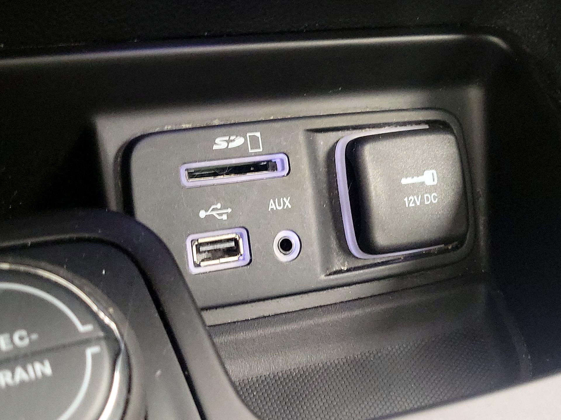 Thumbnail: 2014 Jeep Cherokee - 18