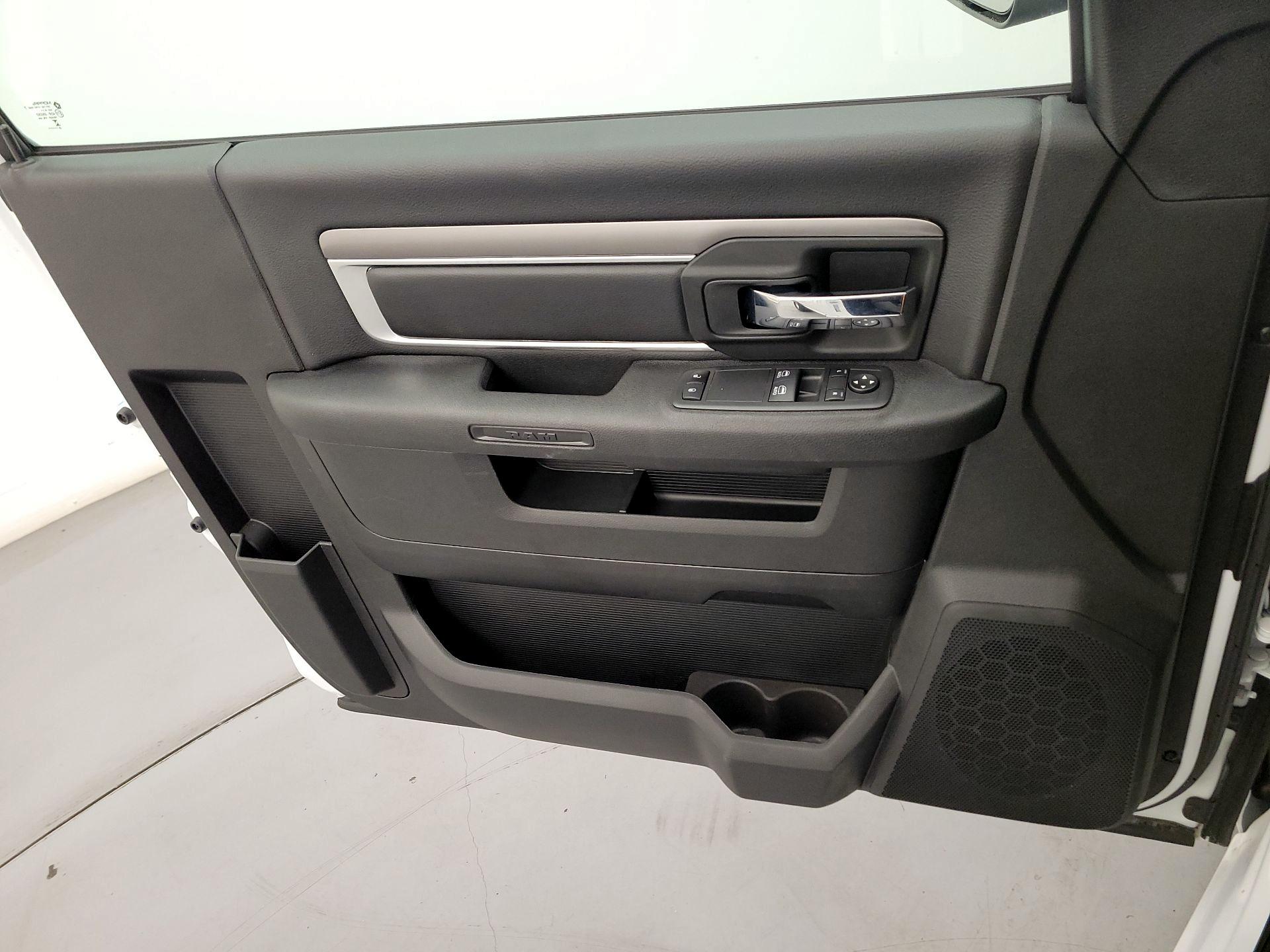 Thumbnail: 2023 RAM 1500 Classic - 12