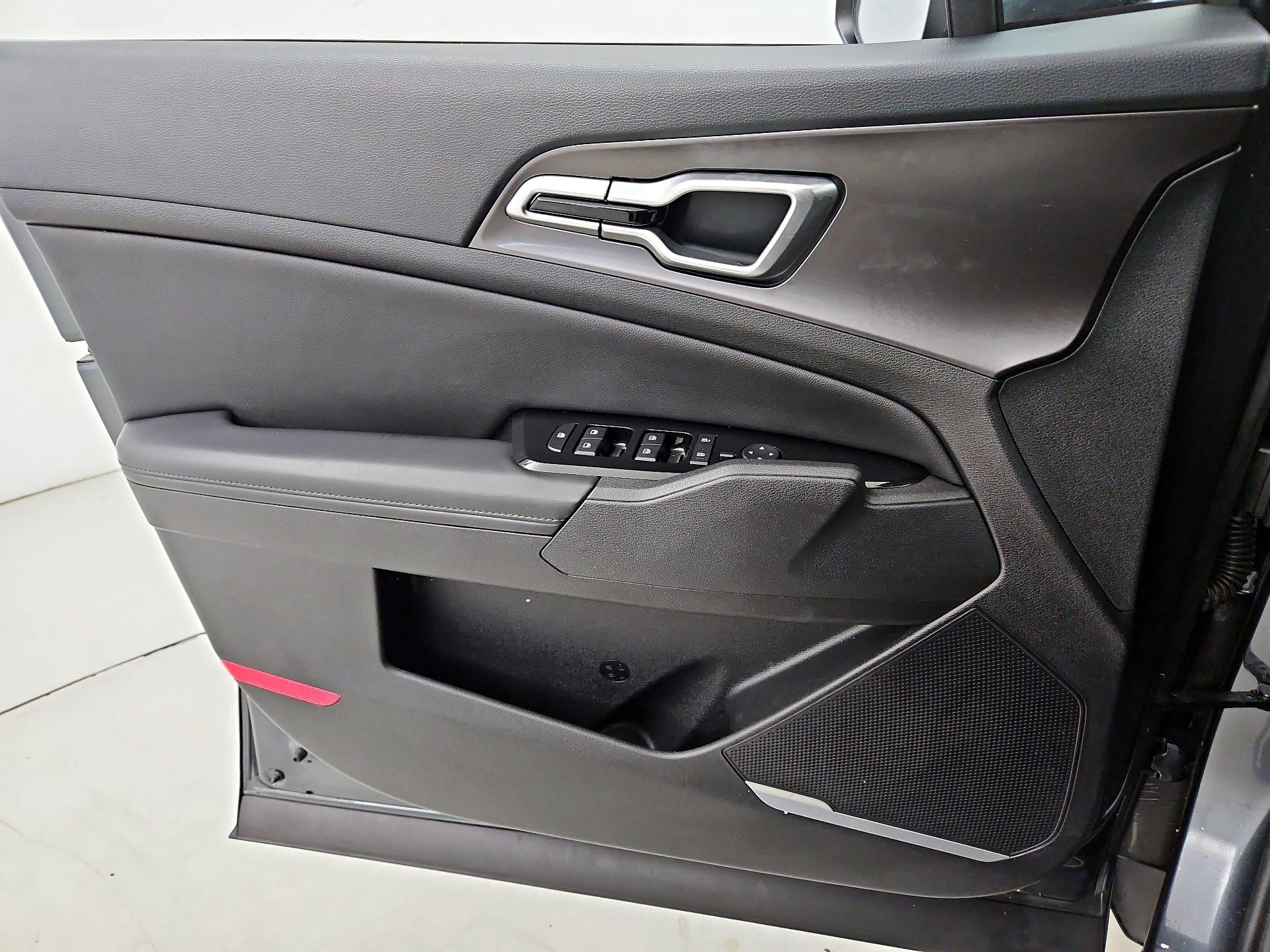 Thumbnail: 2023 Kia Sportage - 12