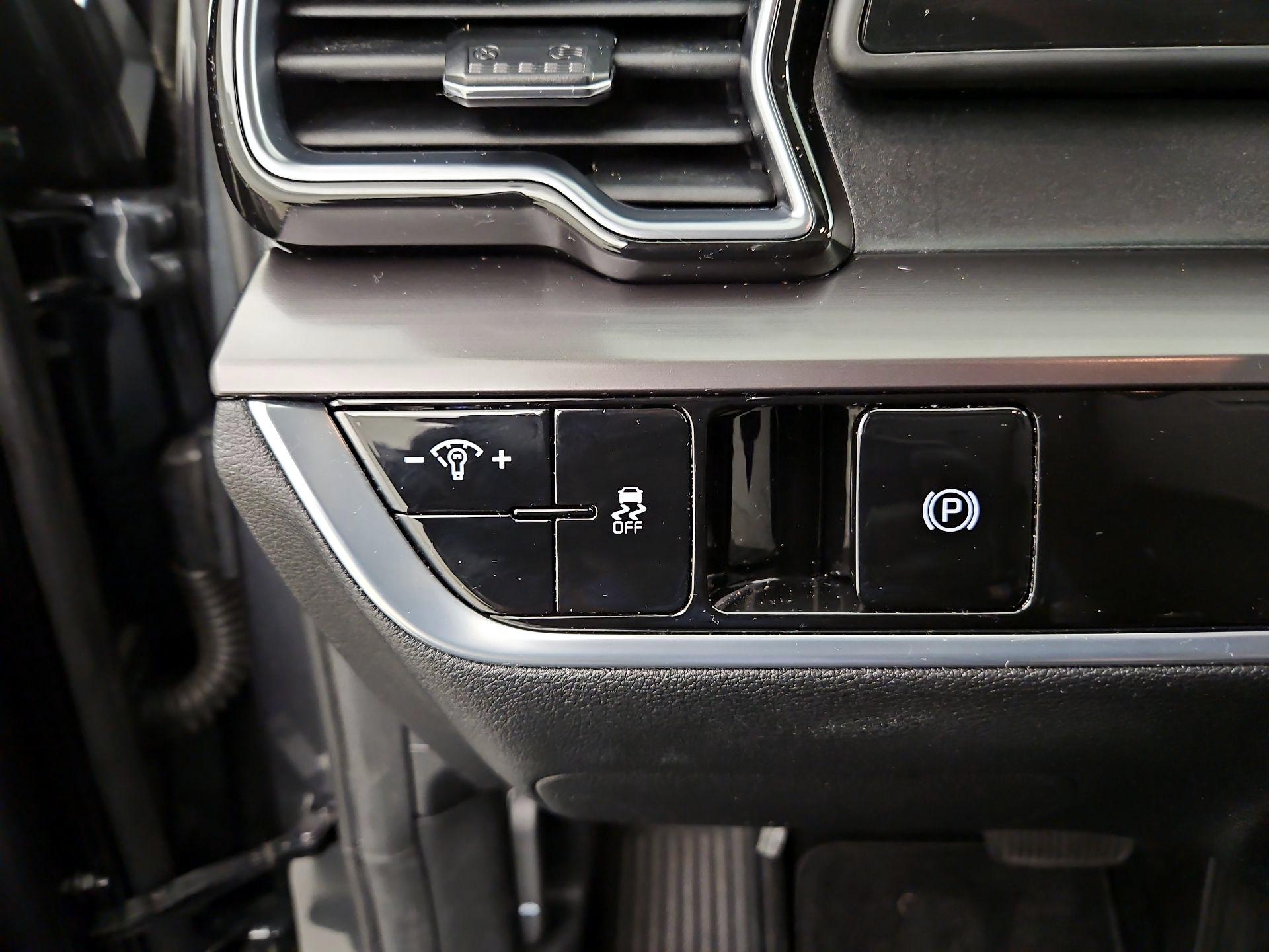 Thumbnail: 2023 Kia Sportage - 13