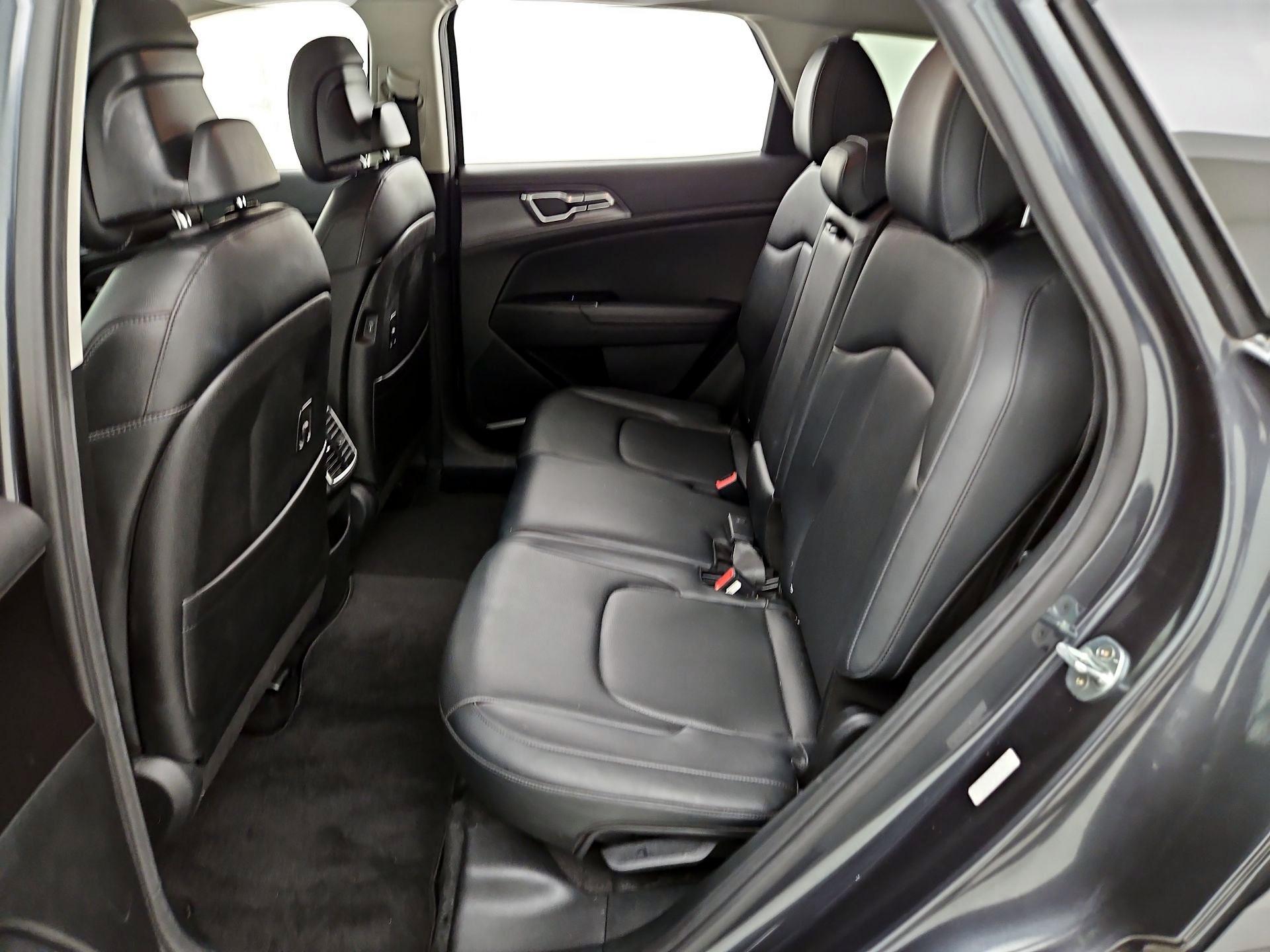 Thumbnail: 2023 Kia Sportage - 20