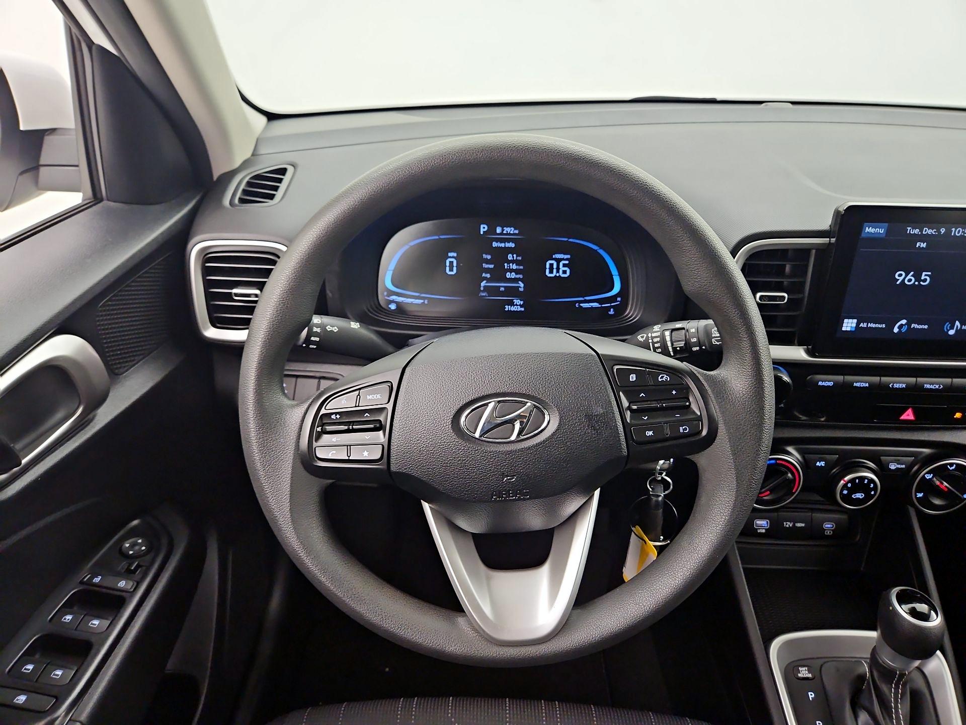 Thumbnail: 2023 Hyundai Venue - 10