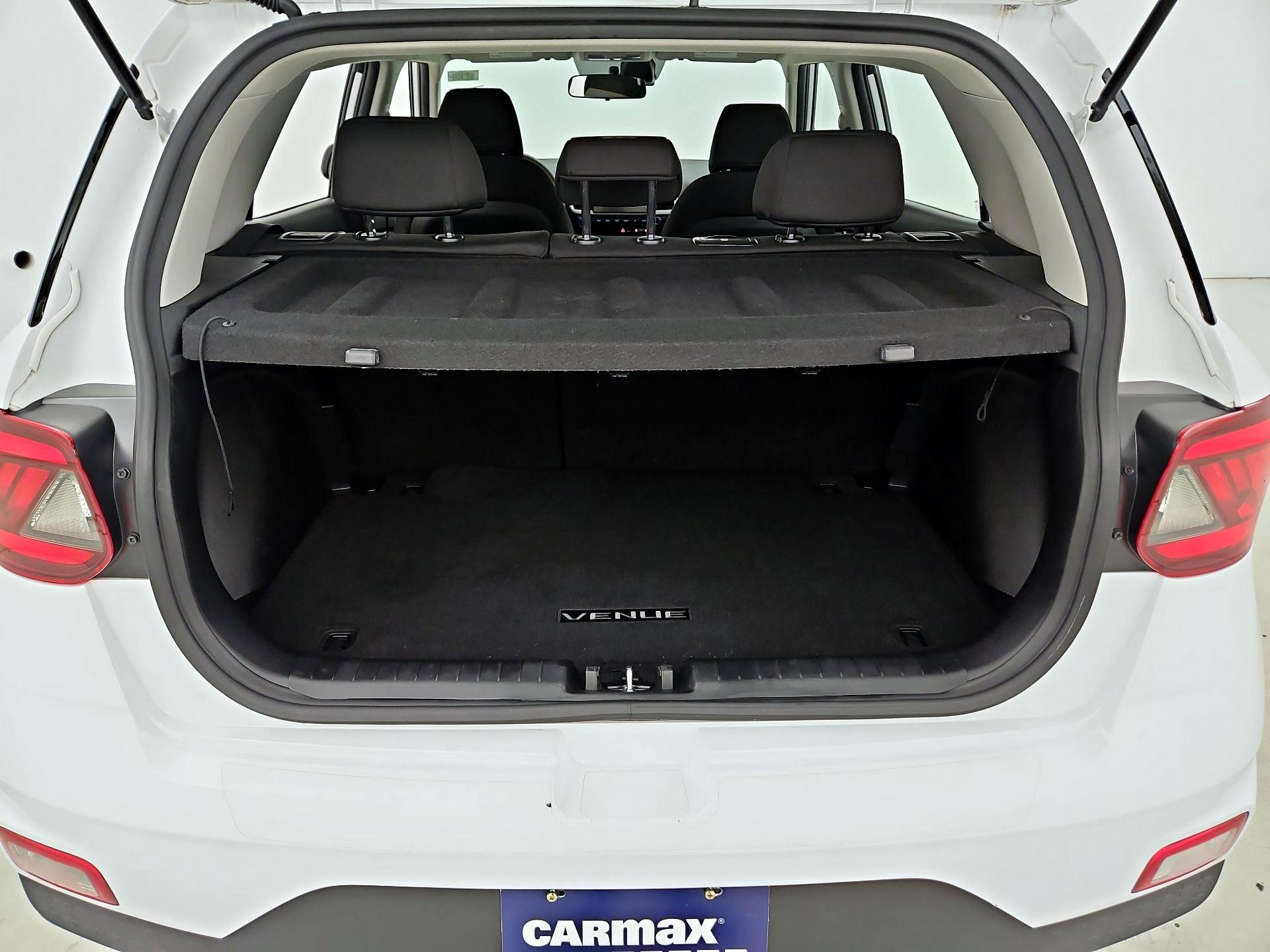 Thumbnail: 2023 Hyundai Venue - 20